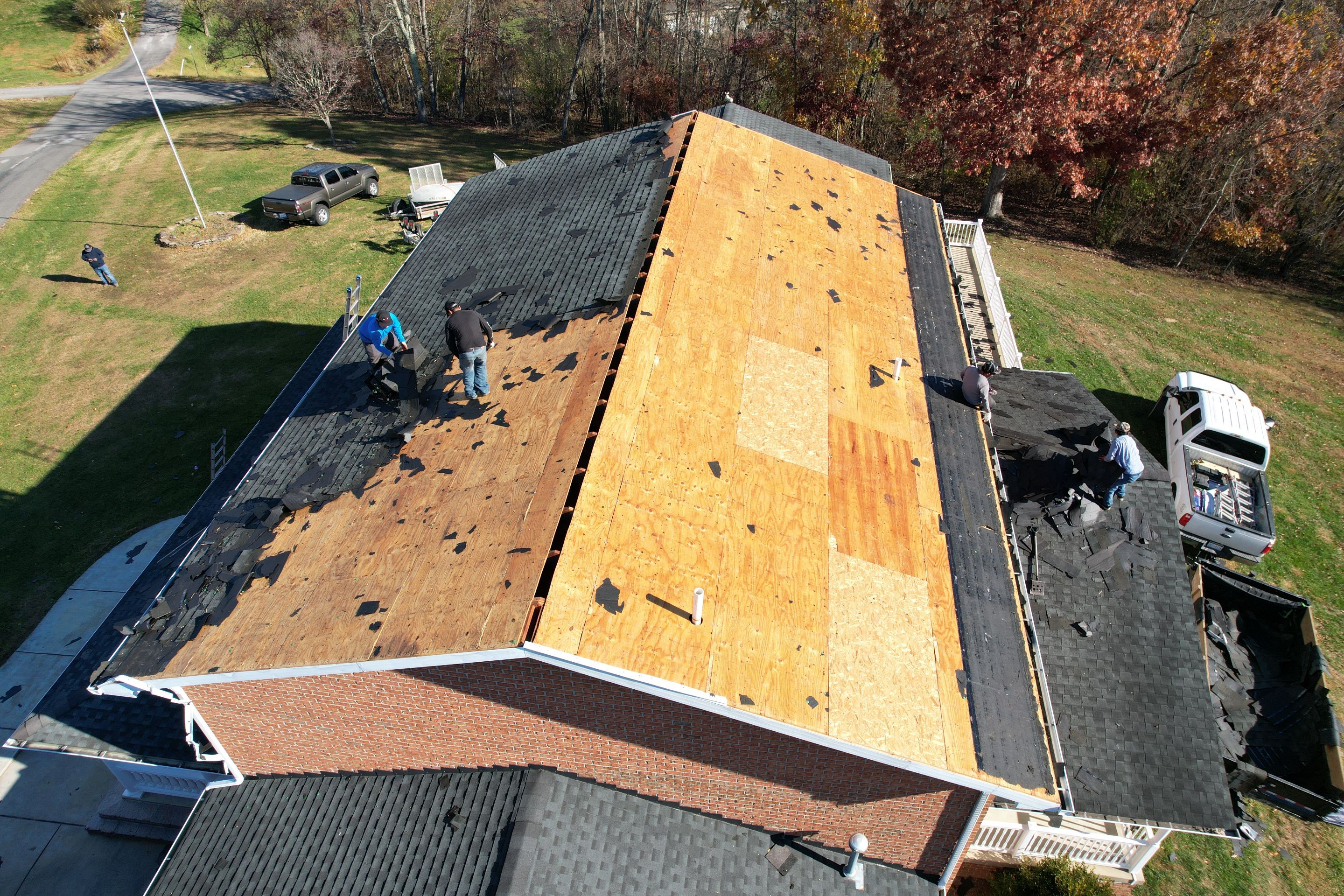 Residential Roofing Installation using GAF Timberline HDZ Charcoal by Rainstoppers Roofing