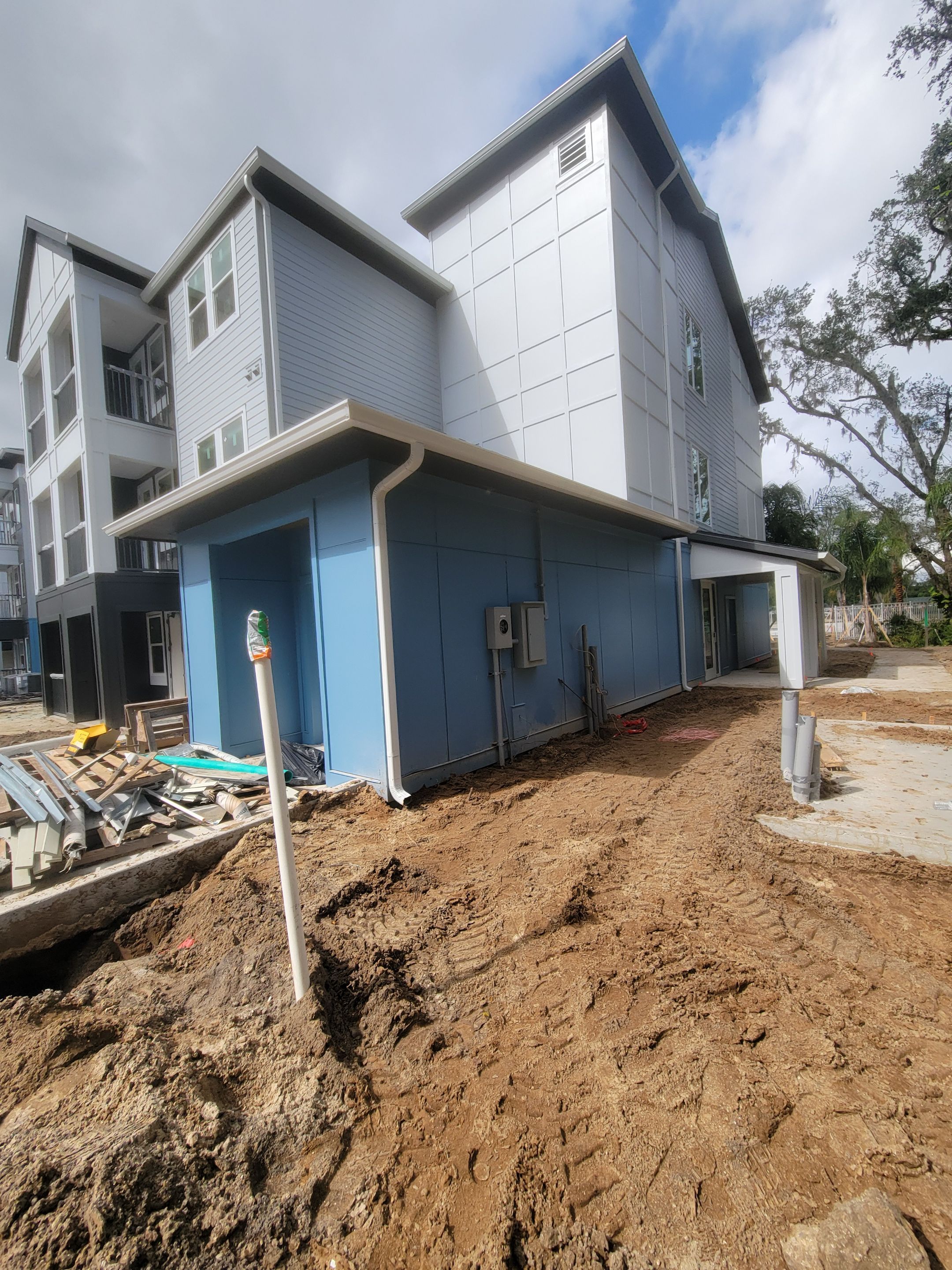 7-Inch Seamless Gutters for Large Roofs in Daytona Beach FL by Gutter Professors