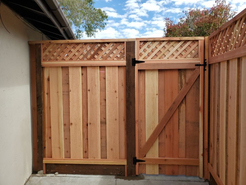 BOARD ON BOARD W/ 1' TRIPLE LATTICE by Fremont Fence Inc