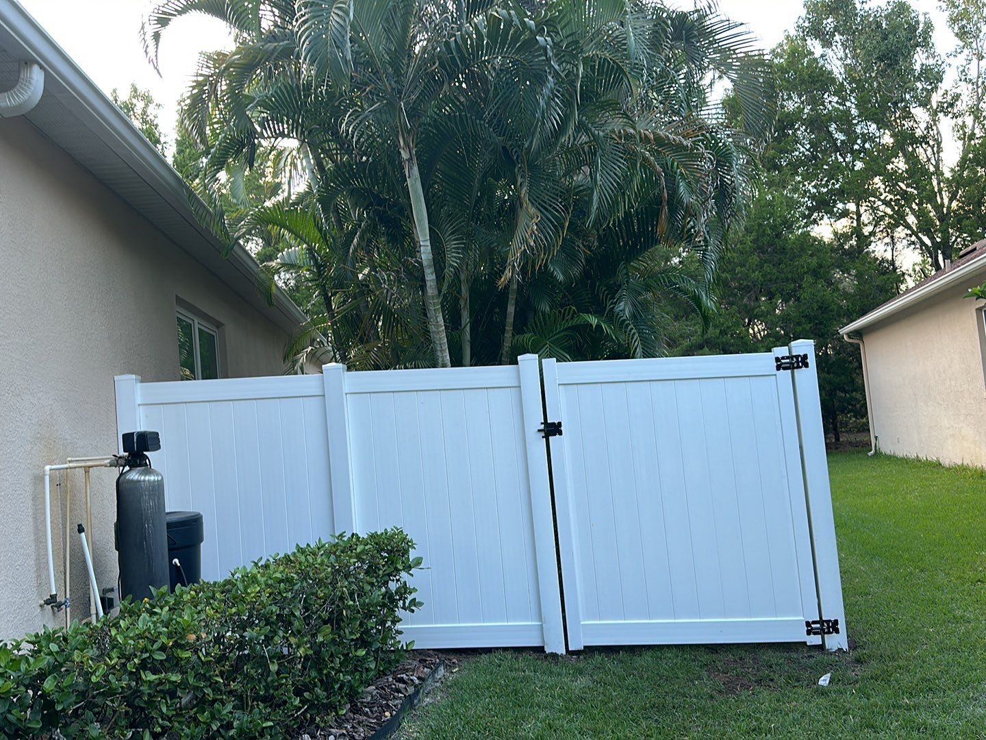 176ft Vinyl privacy & picket combo package by Asap fence and gates, LLC