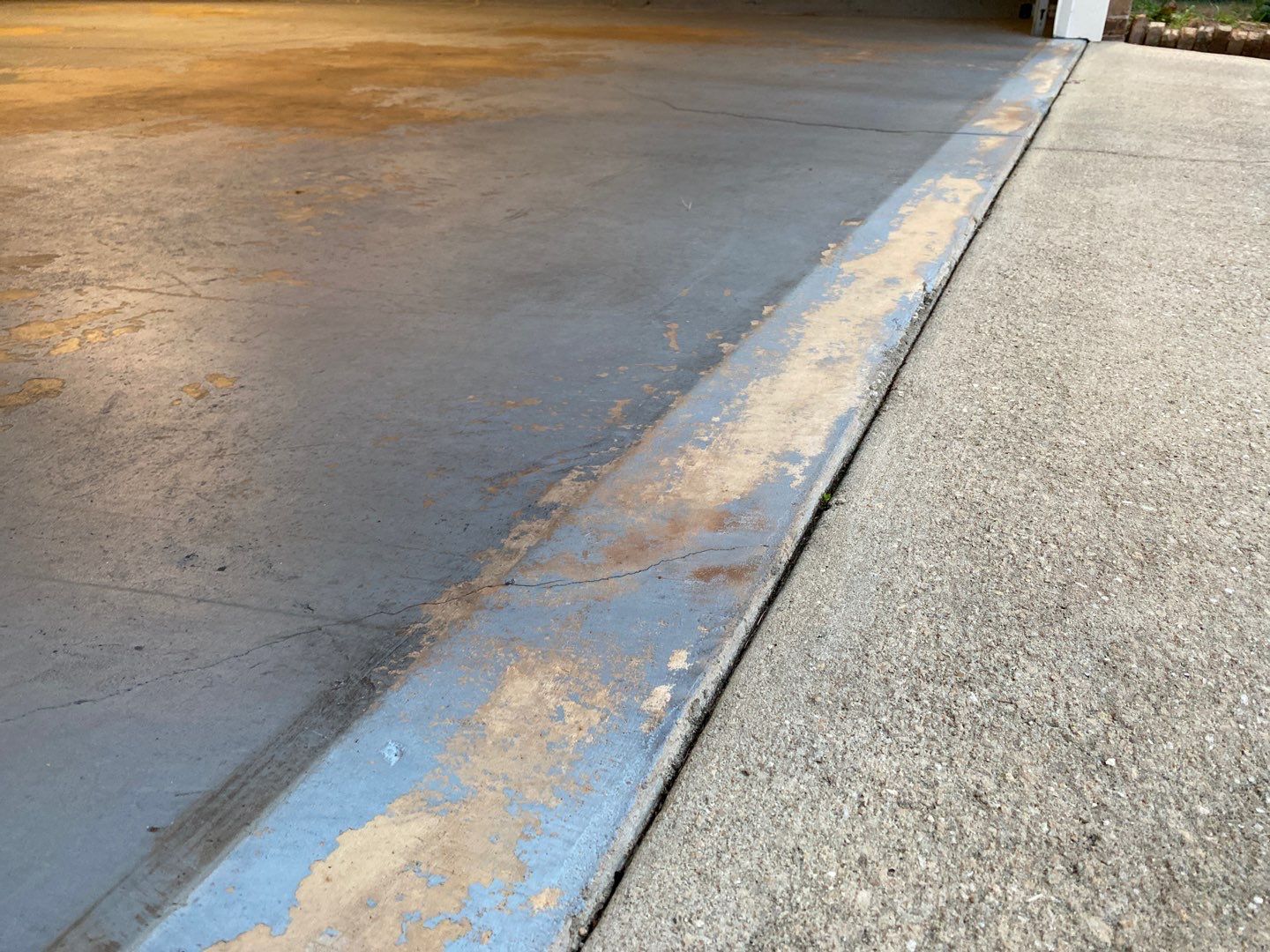 Pebble Beach Garage by Deese Elite Concrete Coatings