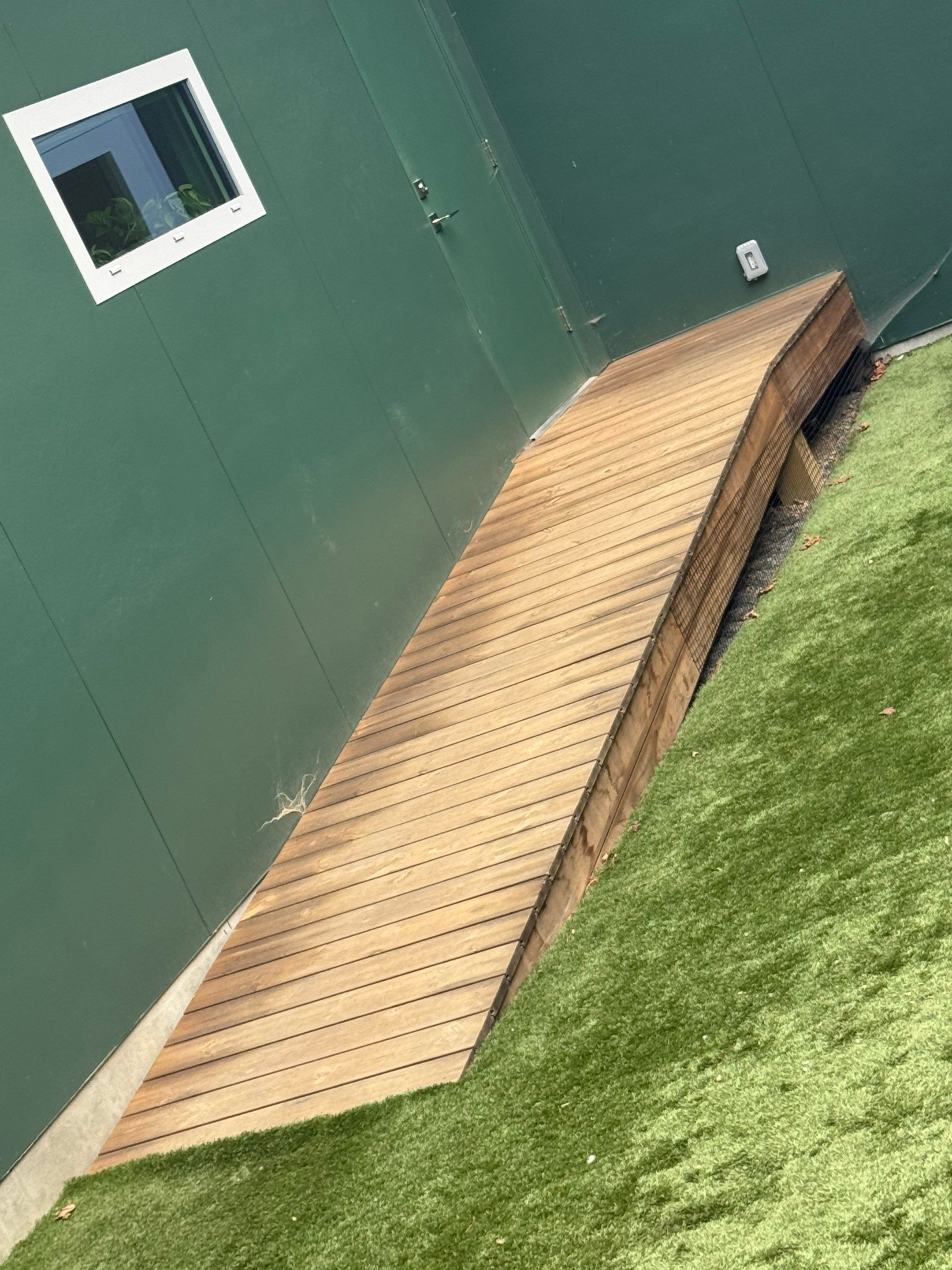 Wood Siding using Wood Sealant by DuraSeal