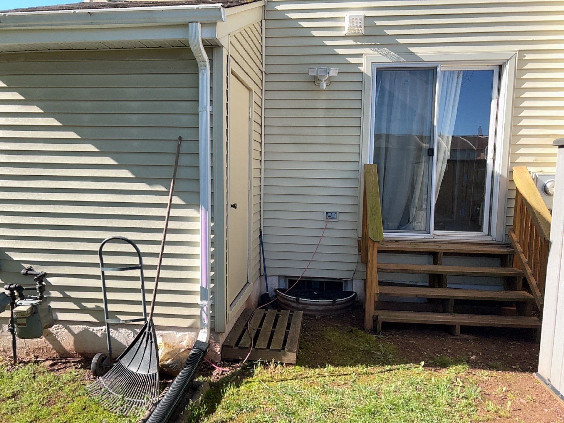 Centreville: CertainTeed Monogram Siding in Sandstone Beige by RM Banning, Inc.