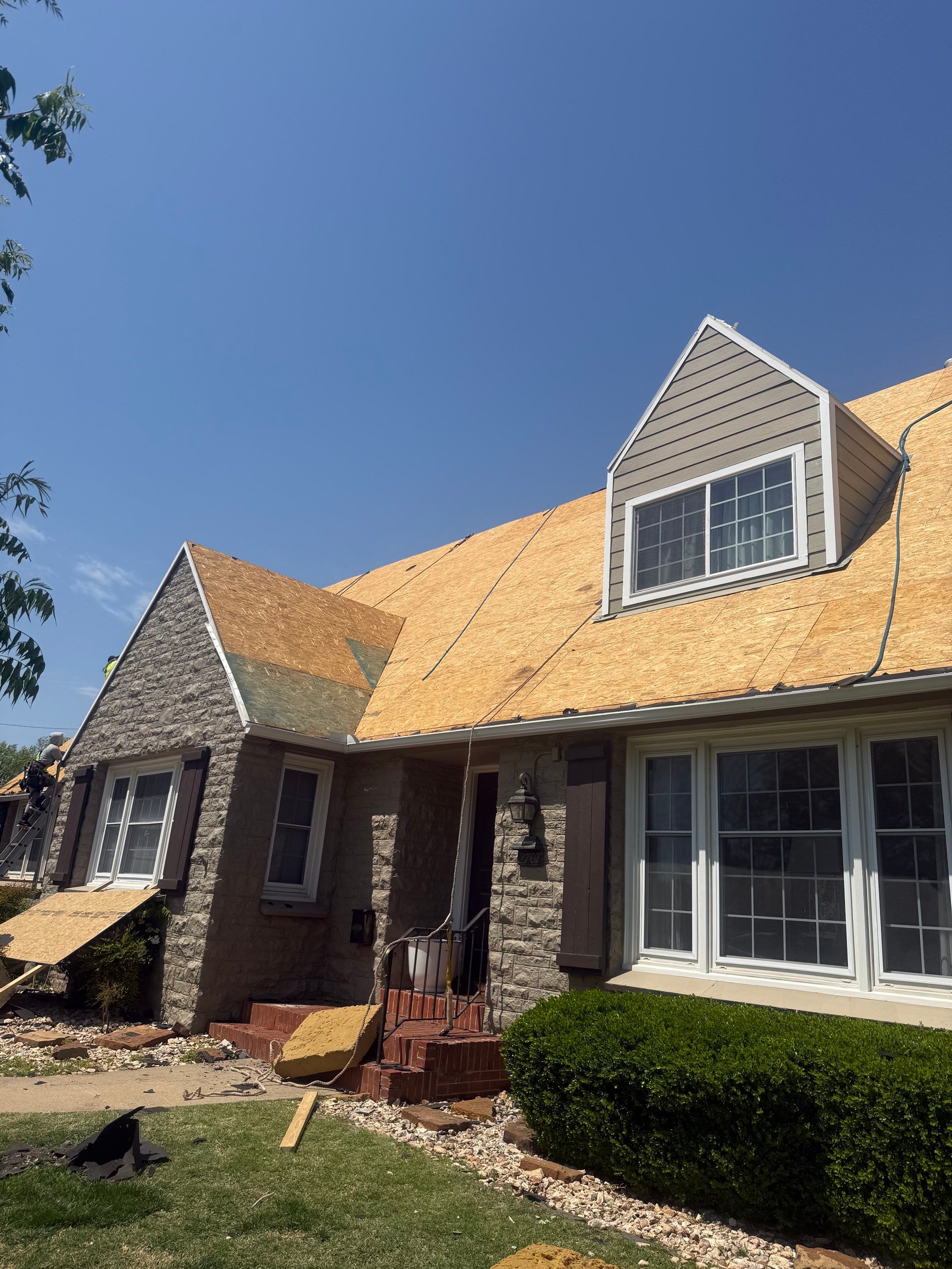 Roof Project in Tulsa by Decor Roofing & Restoration