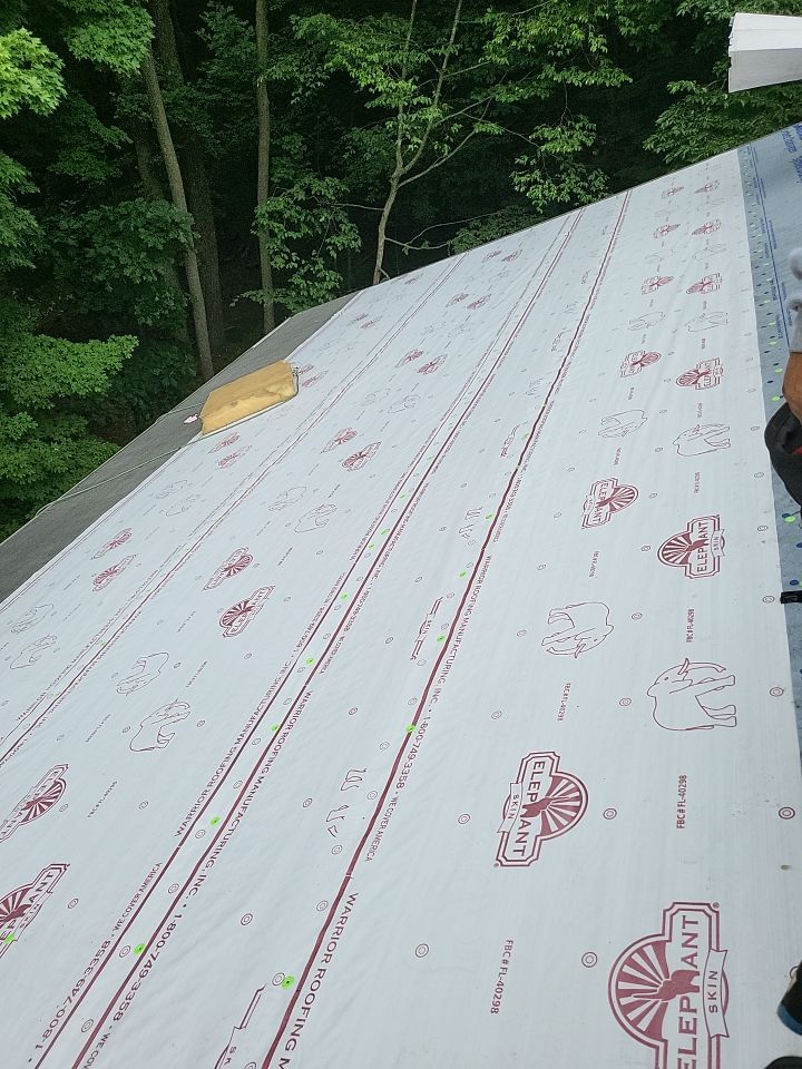 Owens Corning Color: Williamsburg Gray by Eagle Eye Roofing