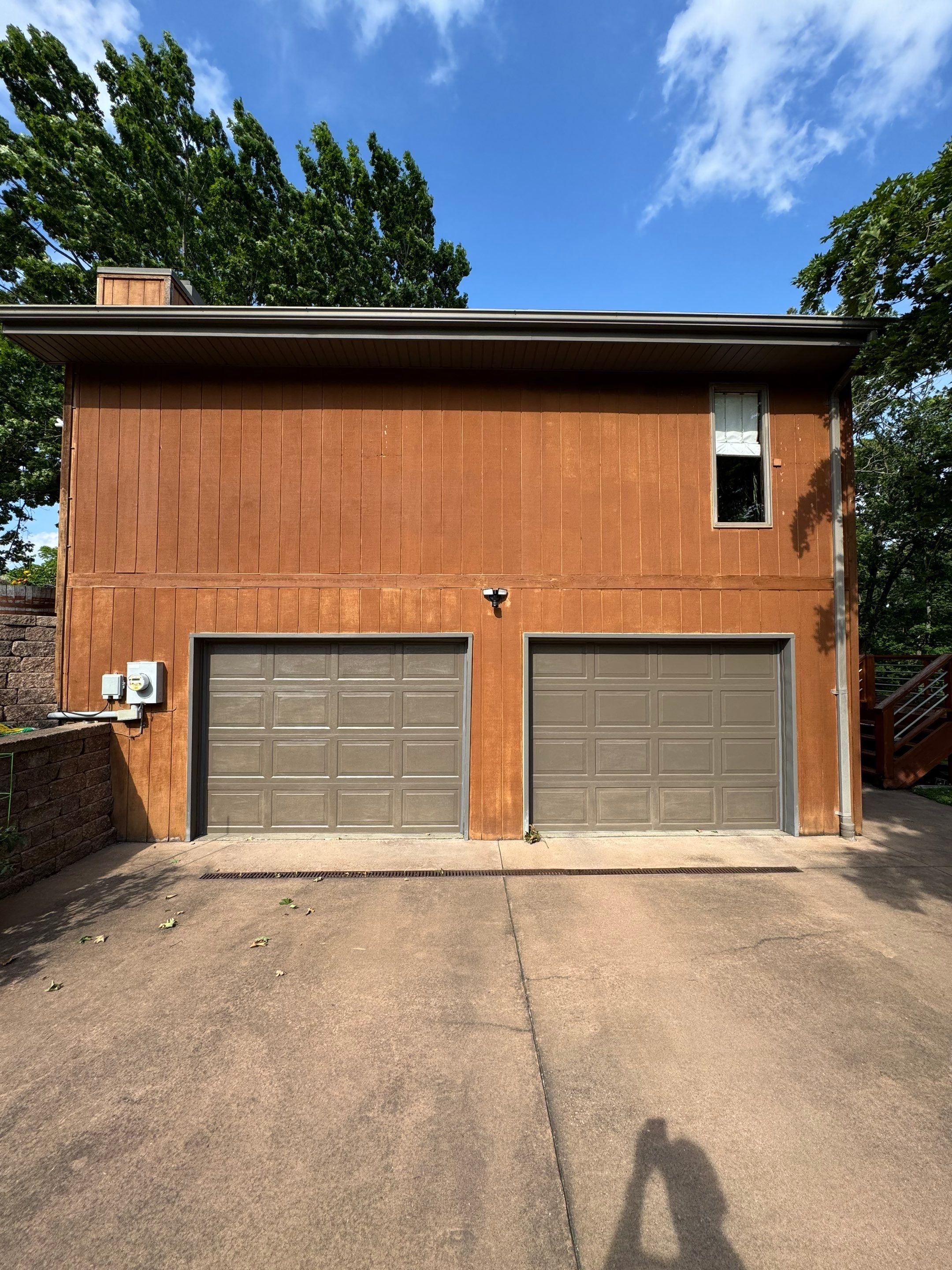 Wood Siding Staining off Eastland Dr by Pezley Painting