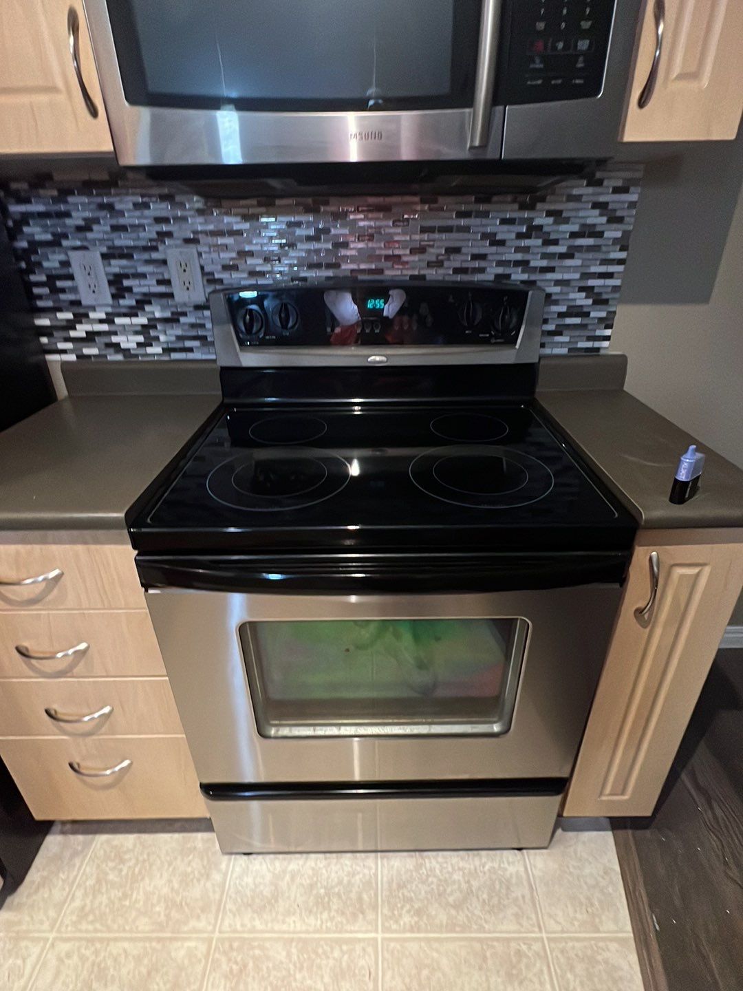 Moveout Clean - Very dirty by Tidyups Cleaning Service Inc