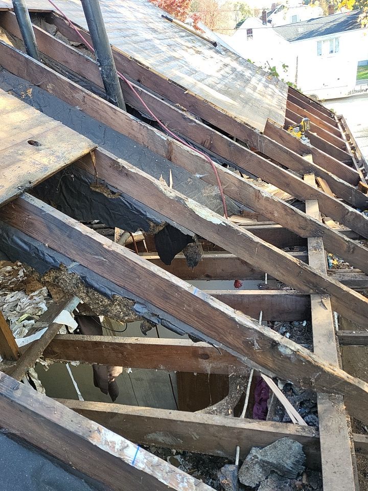 Brand: Atlas Pinnacle Color: Pristine Black by Eagle Eye Roofing