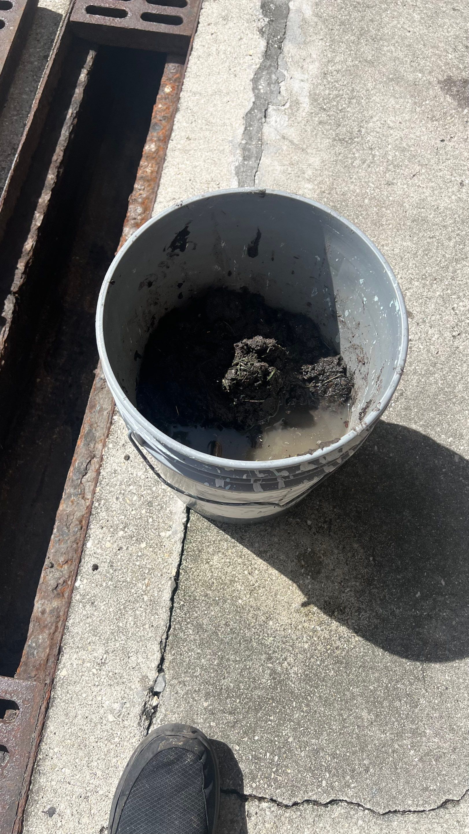 Marco Island Condo Stormwater System Maintenance and Standing Water Removal by APS Power & Water