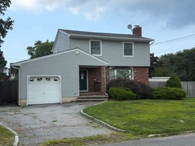 Roof and Siding in Melville