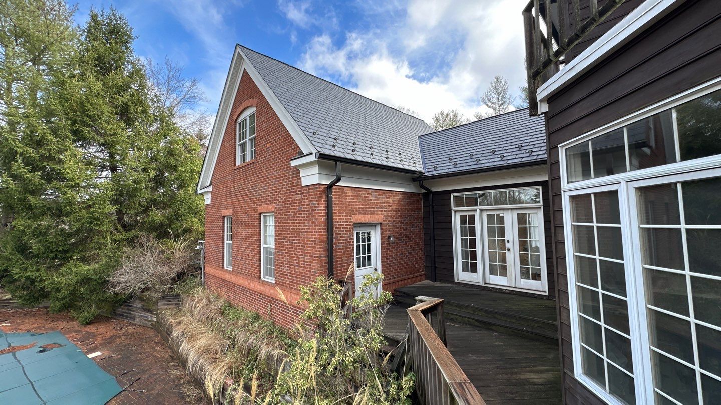 Clifton Multi-Trade Restoration: DaVinci Single Width Slate in Slate Black by RM Banning, Inc.