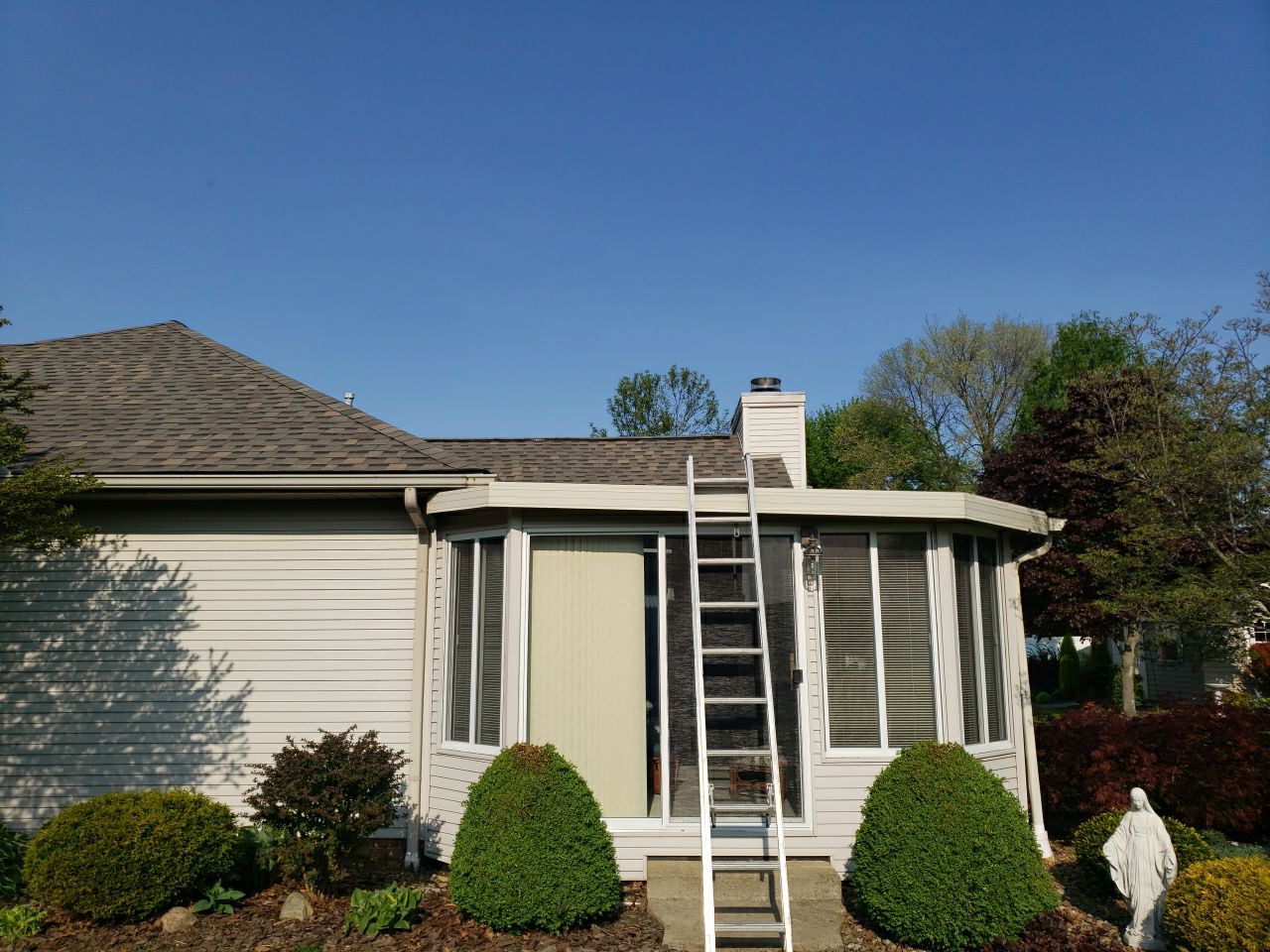 Brand: Atlas Pinnacle Color: Pristine Scotchgard Weathered Shadow Drip: Musket Brown by Eagle Eye Roofing