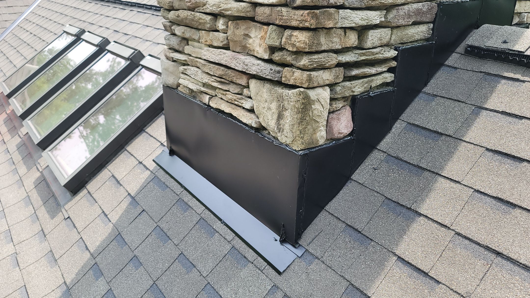 ATLAS PINNACLE HP W/SCOTCHGARD COLOR: WEATHERED WOOD by Eagle Eye Roofing