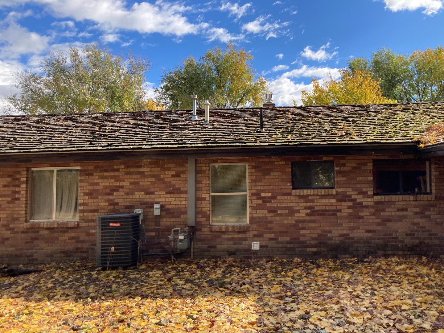 Shake removal and reinstallation of Owens Corning Oakridge in Teak by ID Roofing LLC