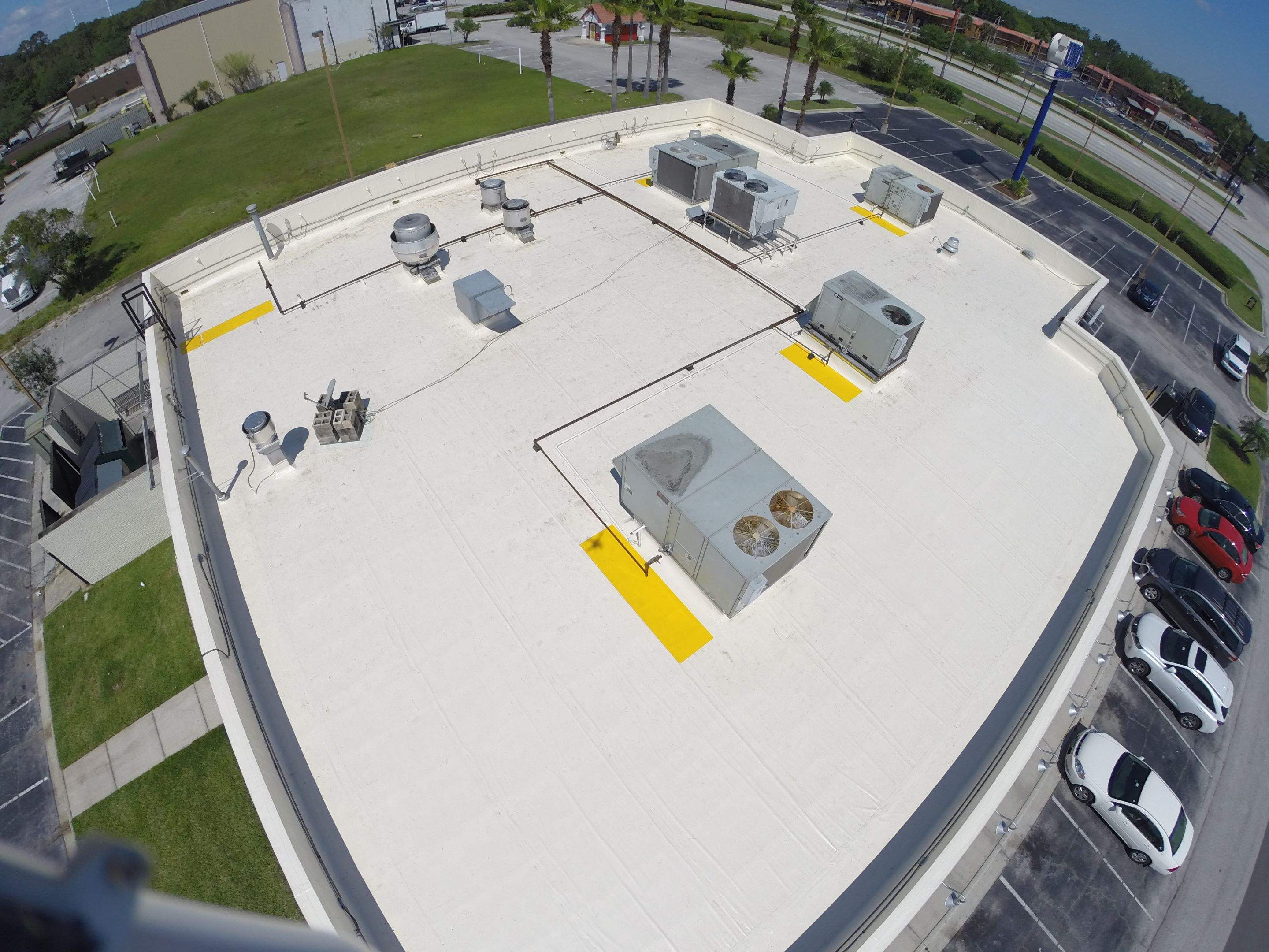 Uno's Pizza: Fiber Tite w/ Recovery board by Gold Key Roofing