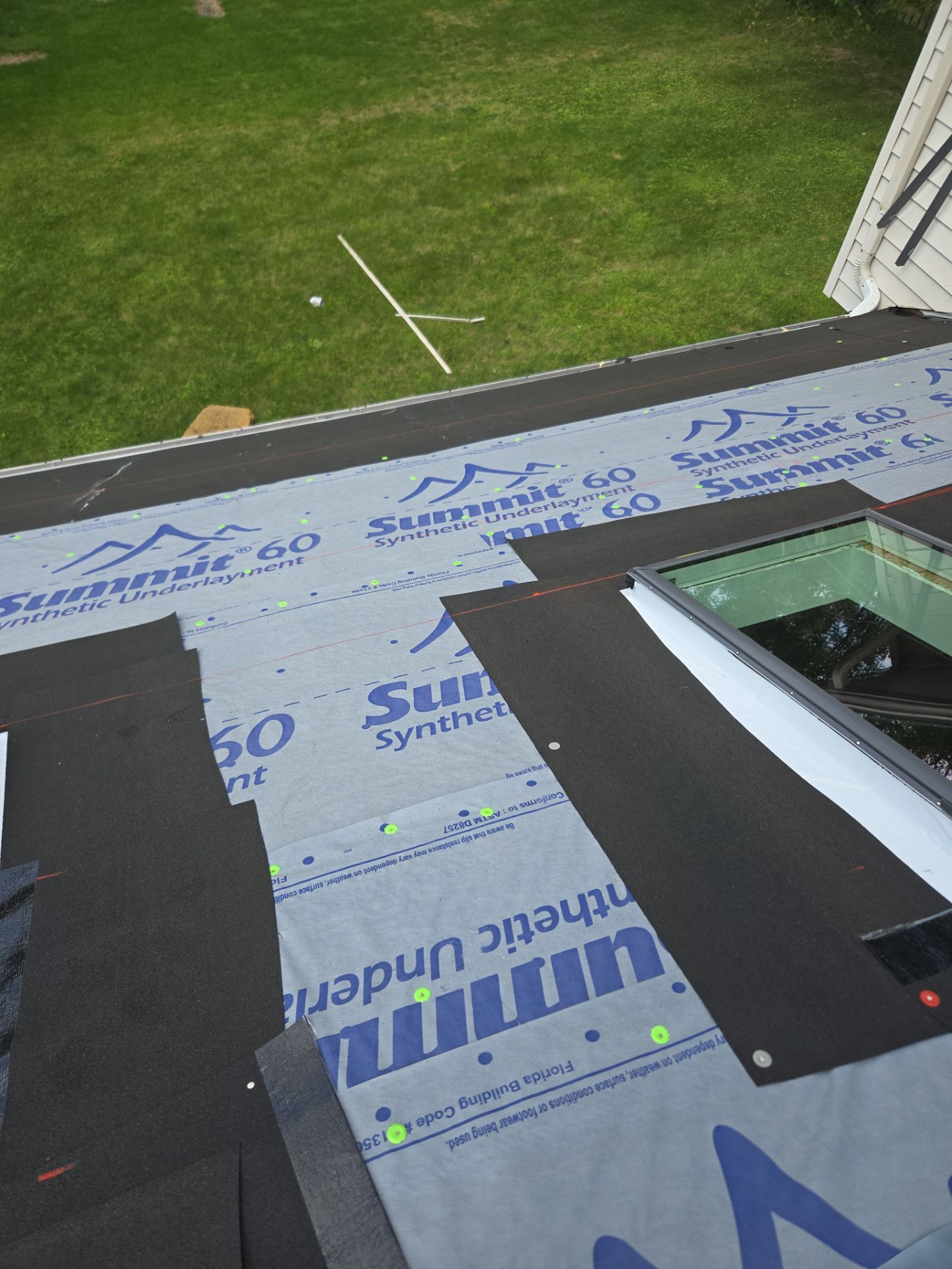 Atlas Pinnacle, Color, Coastal Granite, Drip Edge, Tuxedo Gray by Eagle Eye Roofing