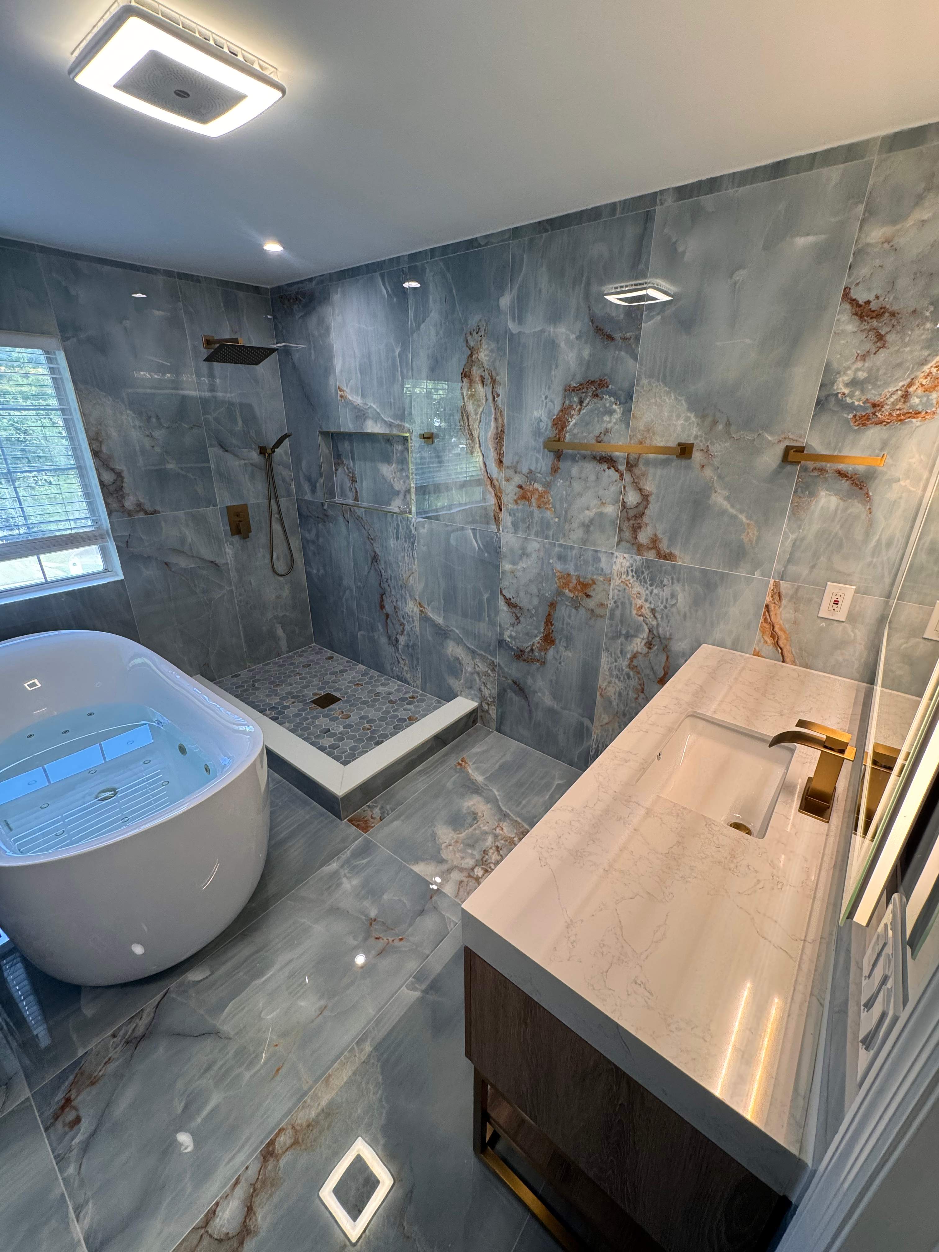 Master bathroom renovation by Prudencio