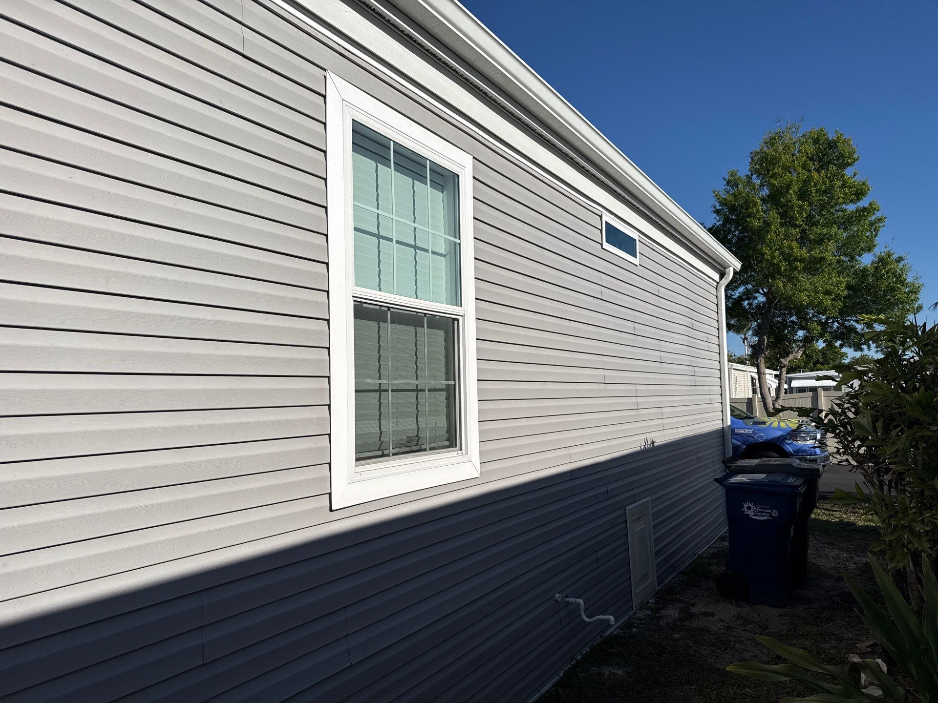 On-the-Spot Mobile Home House Wash in Terra Ceia, FL | Fisherman’s Cove RV Resort by Sunshine AquaWash