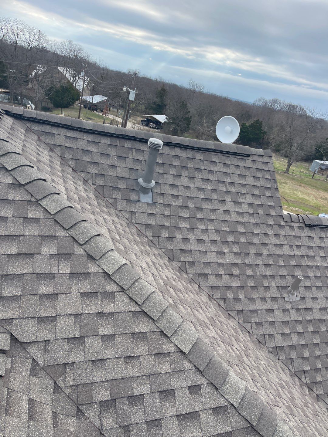 GAF HDZ - Weathered Wood  by Elite Roofing LLC