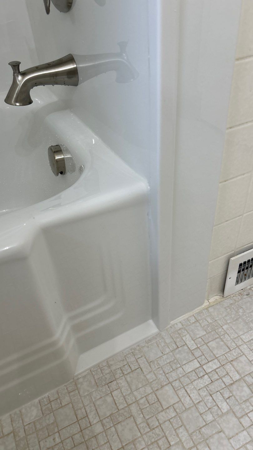 Tub: Before and After by BathPlanet SW Virginia