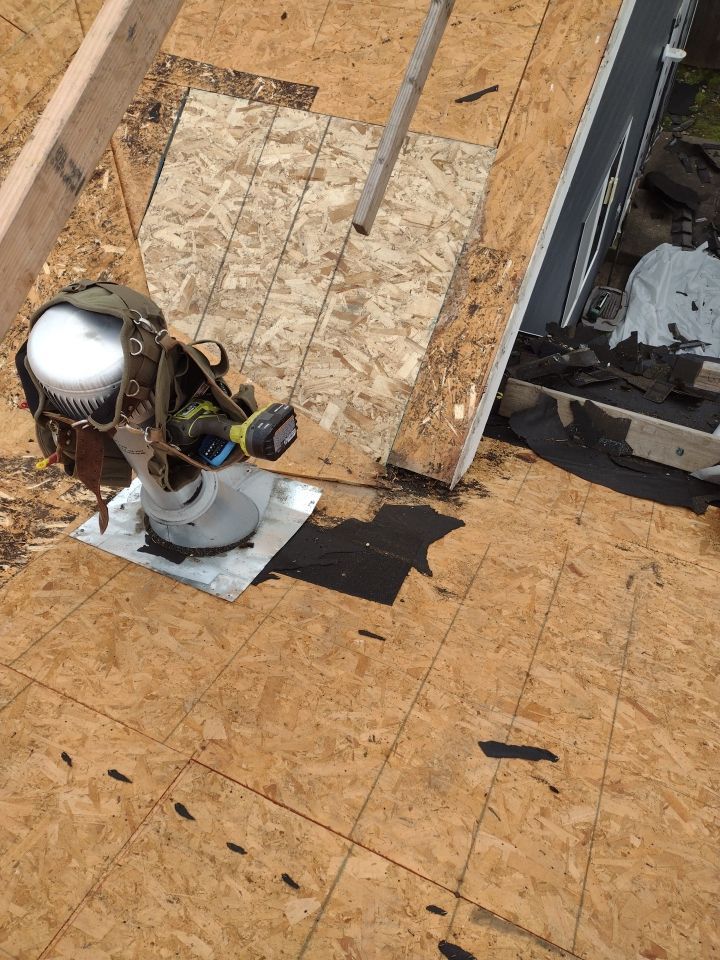 Residential Re-Roof in Albany Oregon by Orezona Building & Roofing Company, Inc.