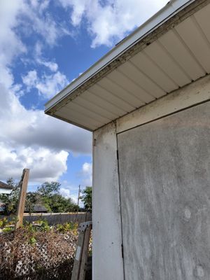 White Vinyl Soffit Installation in Venice FL