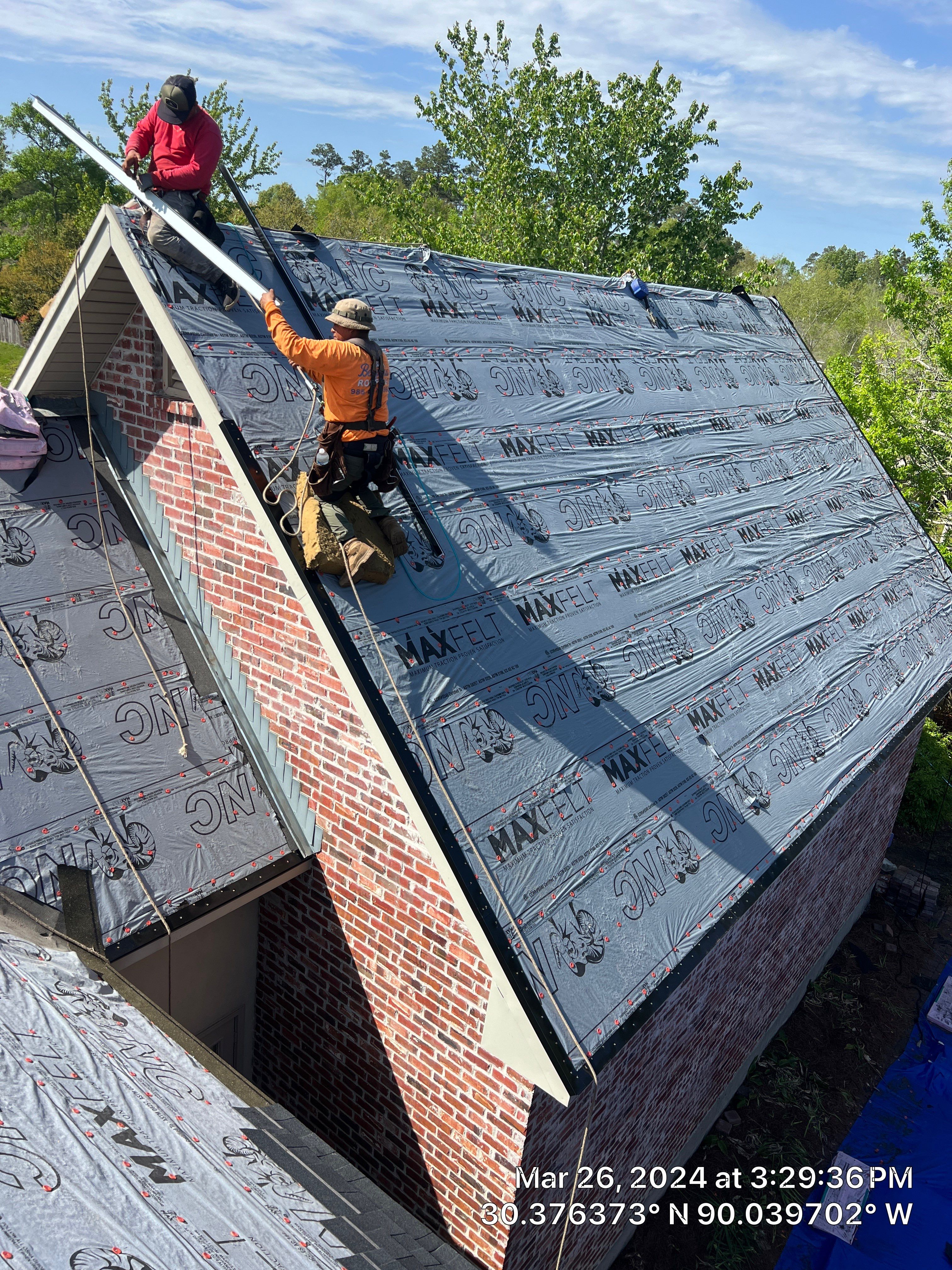 IBHS Fortified Residential Roofing Installation using Owens Corning TruDefinition Duration Onyx Black Laminated Architectural Roof Shingles by Bergens Roofing