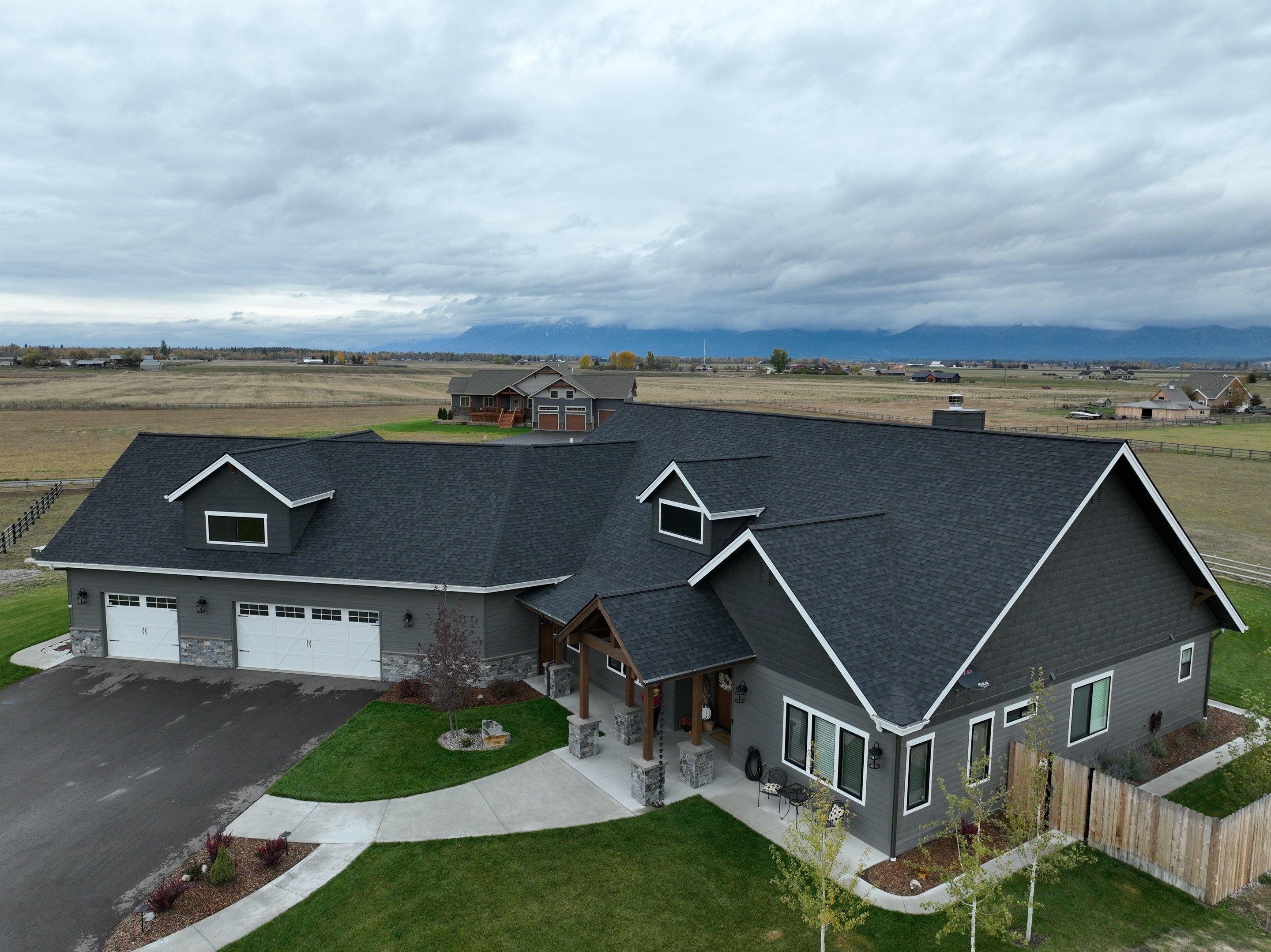 Owens Corning TruDefinition Duration - Onyx Black by Montana Roofing Solutions