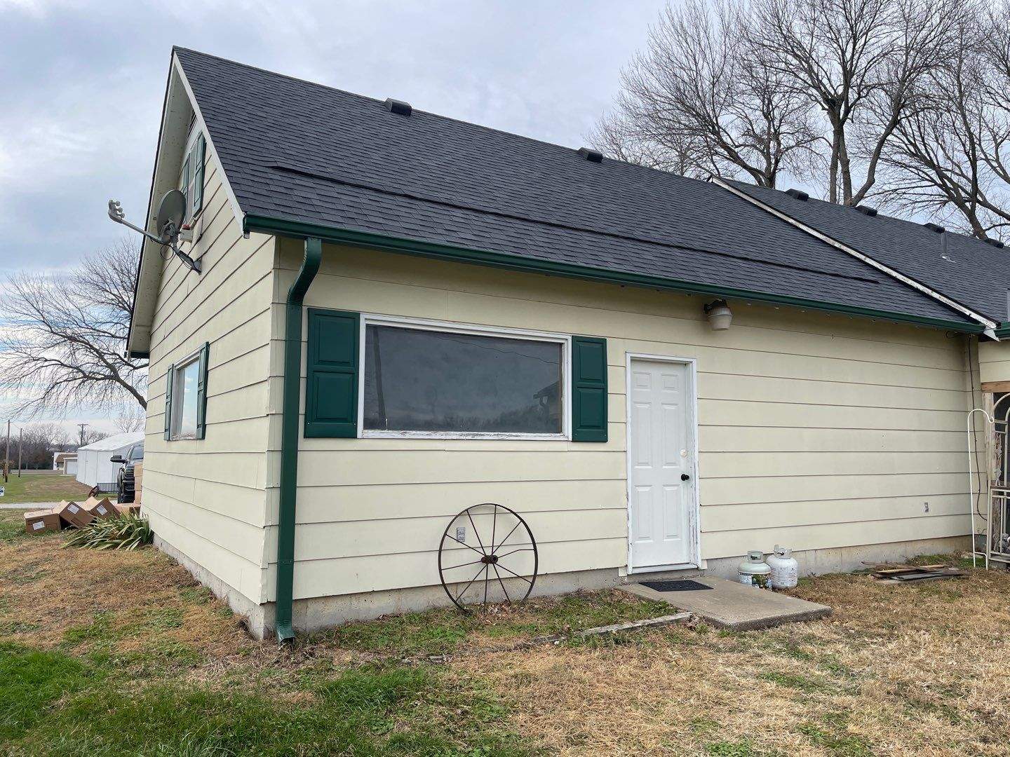 Siding Installation using Craneboard D7 by EEC Windows, Siding & Roofing