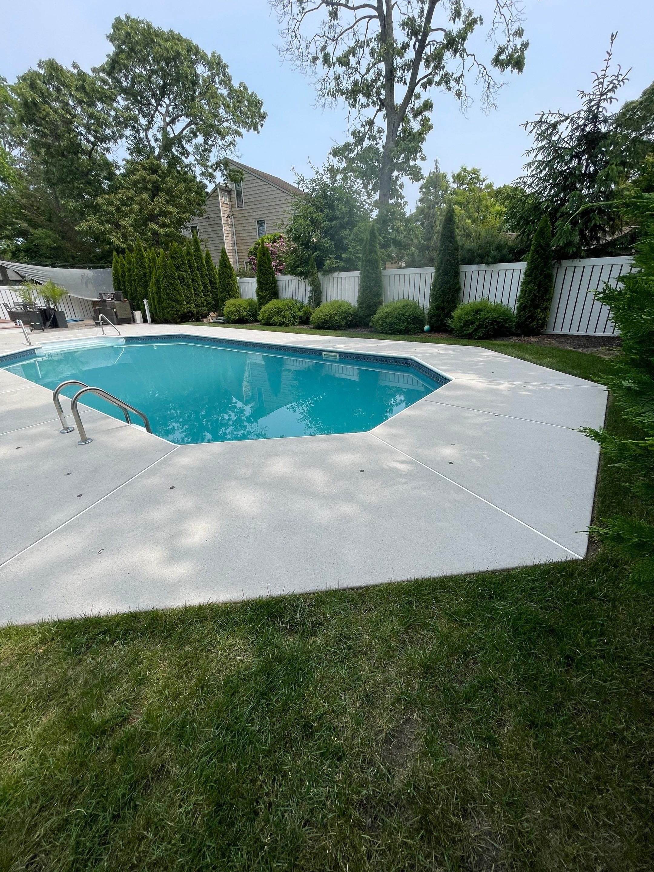 Concrete Cleaning by SJ Exterior