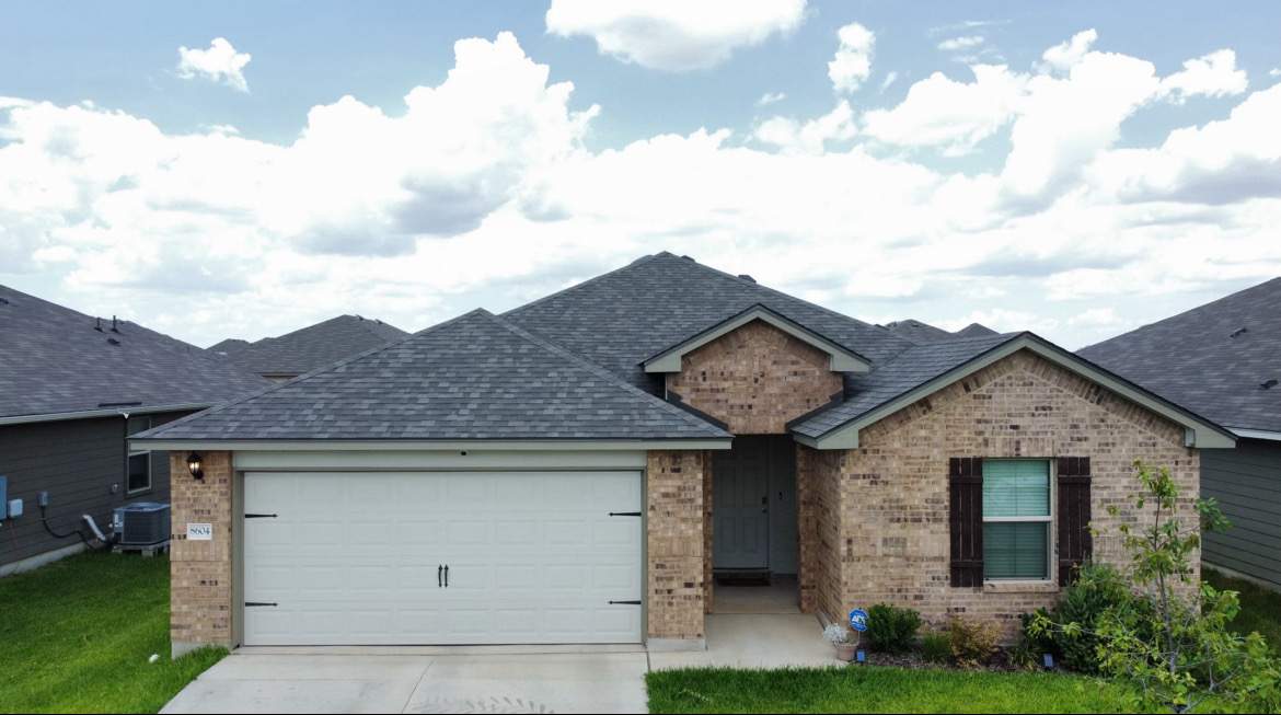 Residential Roofing Installation using Owens Corning Oakridge by Kstylez Roofing & Construction
