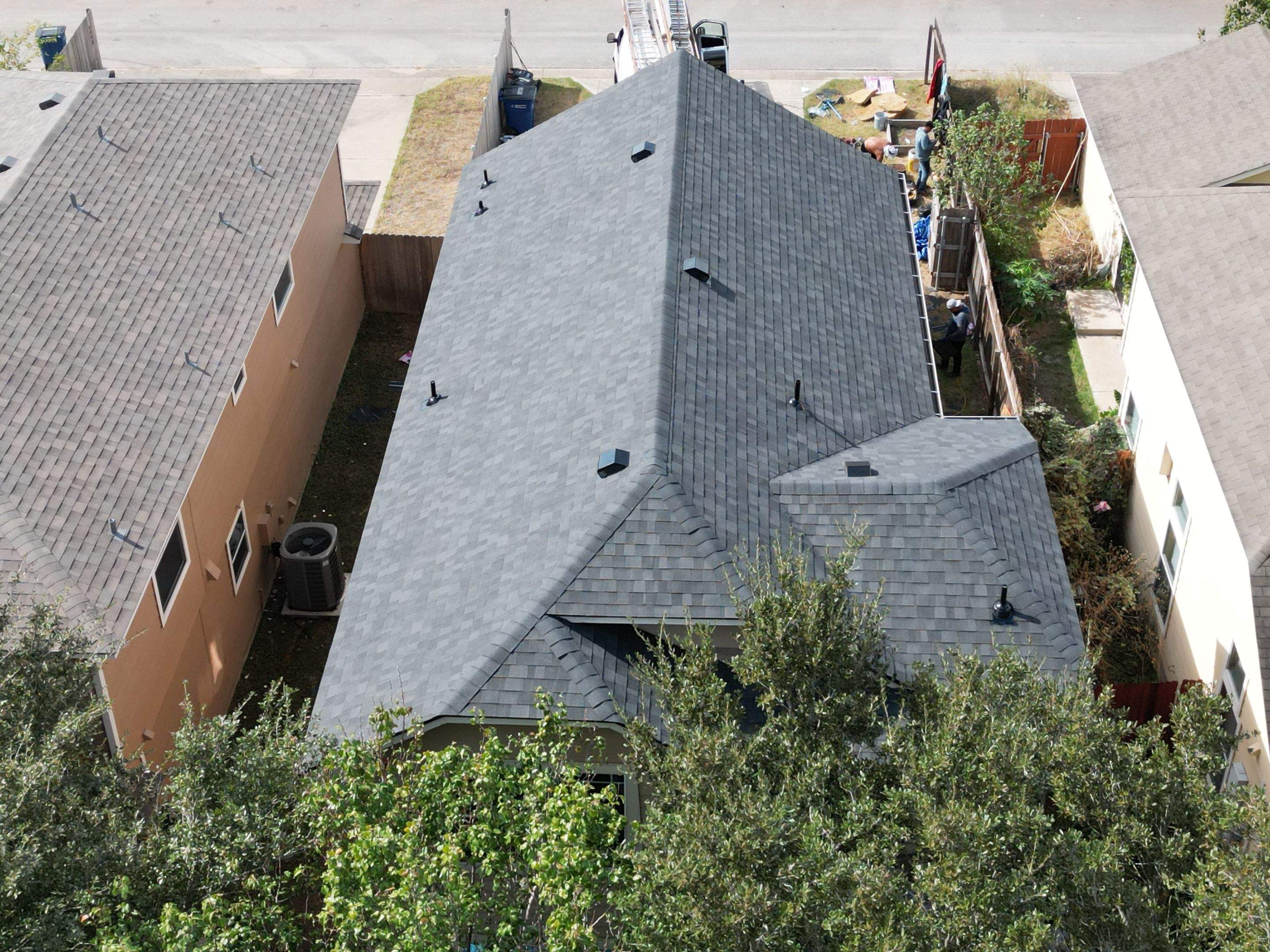 Onyx Black - TruDefinition Duration by RoofsOnly.com