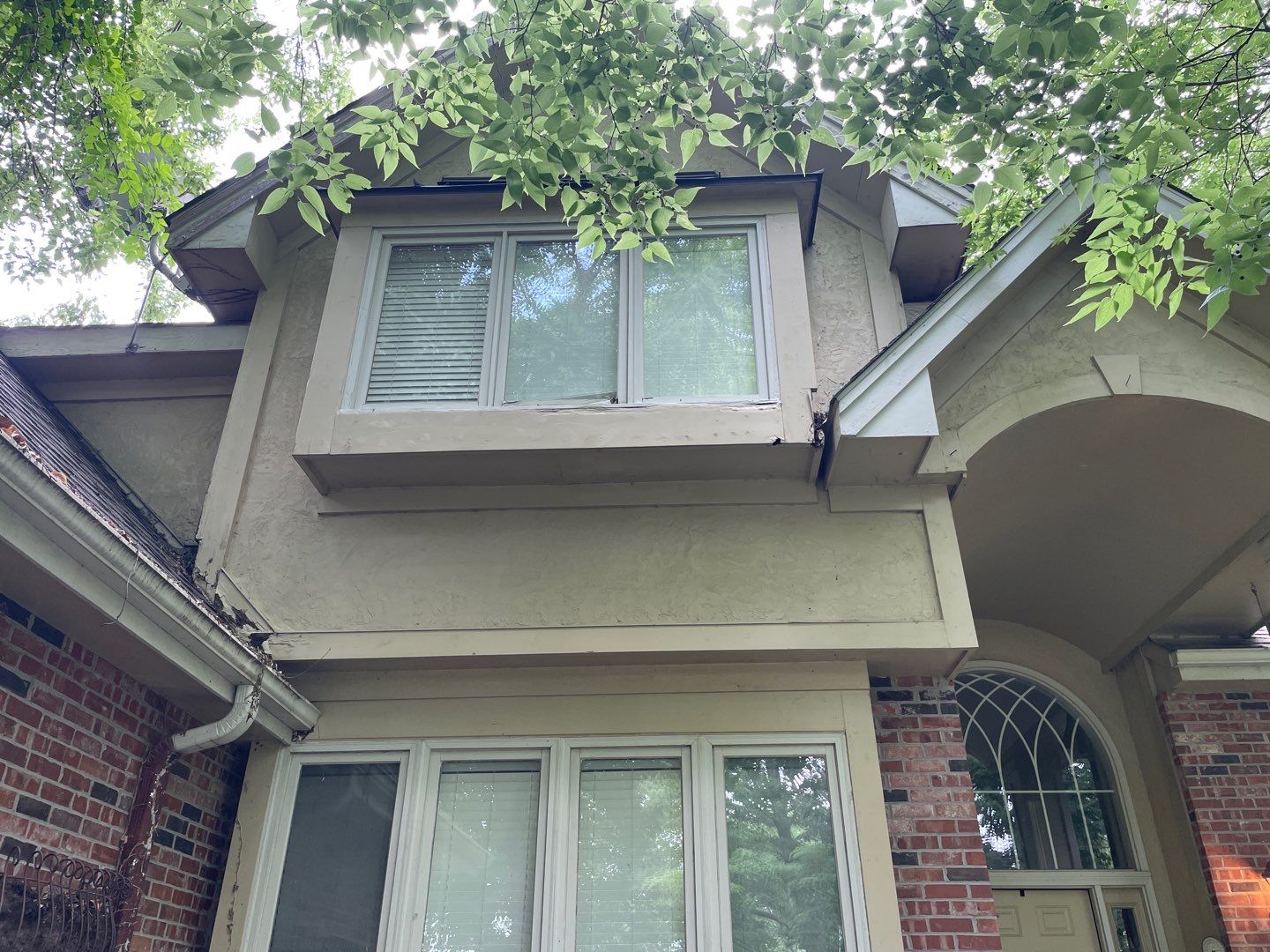 Complete Home Makeover  by EEC  Windows, Siding & Roofing 