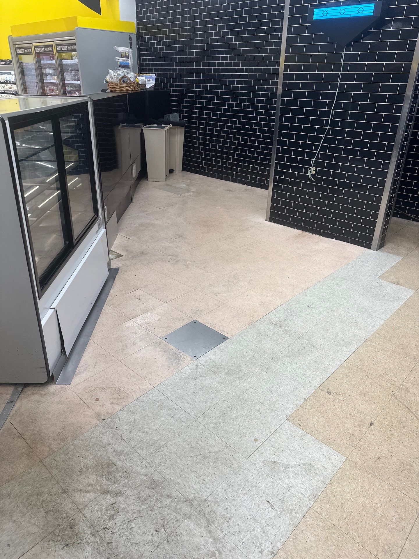 Fresco y Más Food Prep Area by Seamless Surfaces