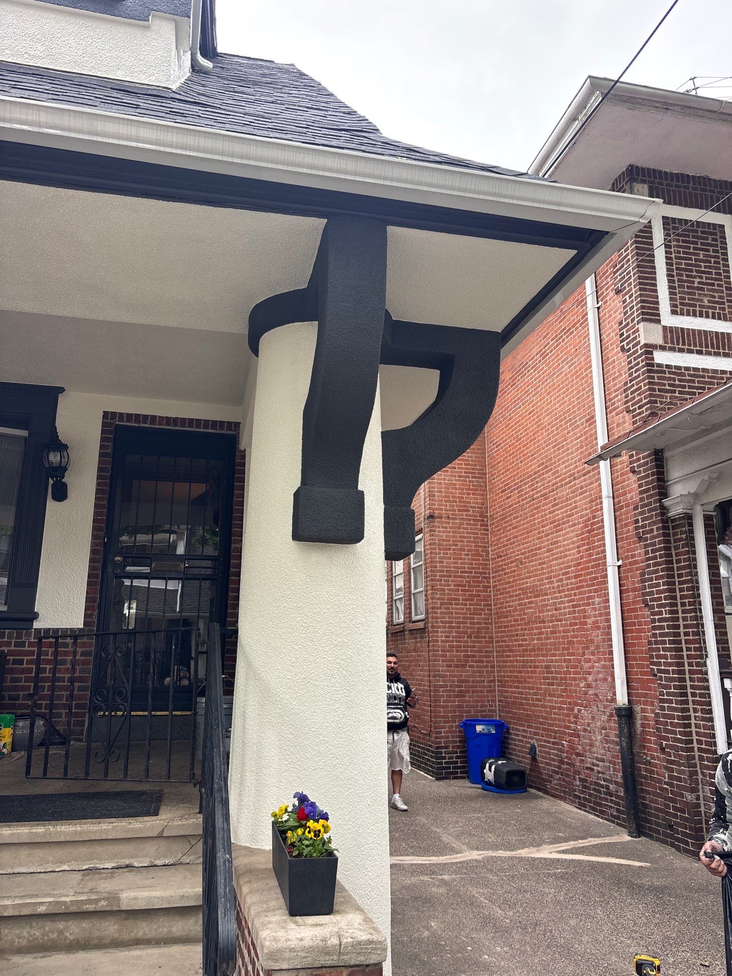 Warm Stucco, Bold Contrast, and a Full Exterior Refresh in South Philly ✨ by Groovy Hues