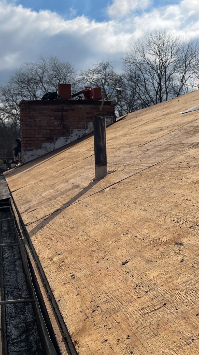Residential Roofing Installation using Owens Corning Oakridge Roofing System by Undersun Roofing 
