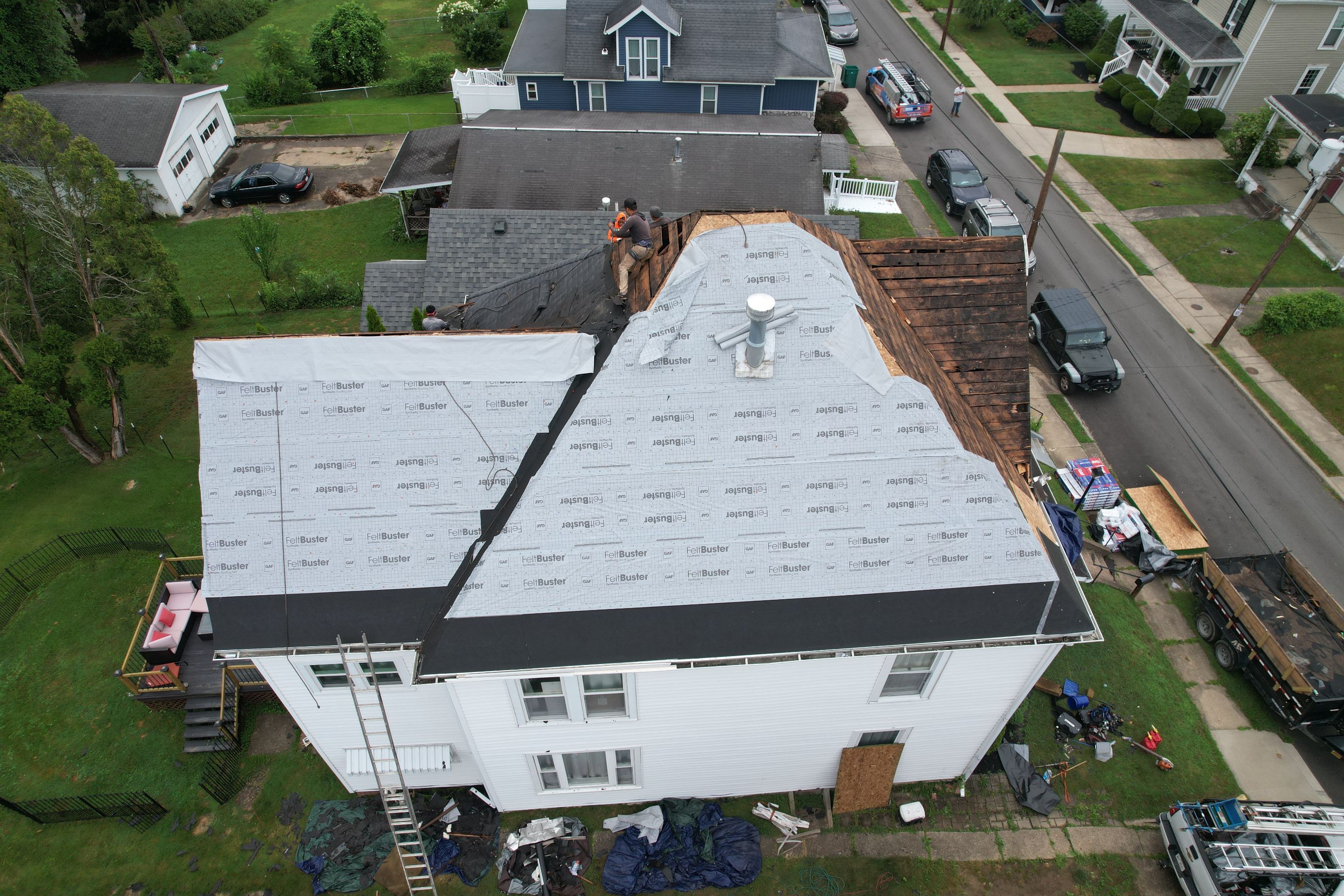 Residential Roofing Installation using GAF Timberline HDZ Charcoal by Rainstoppers Roofing