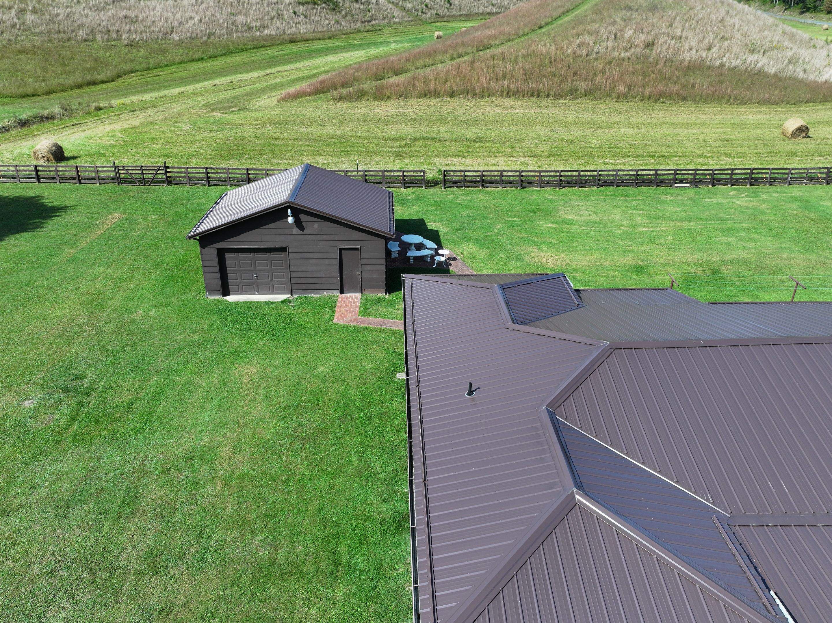 Maines Residence by Omnia Roofing