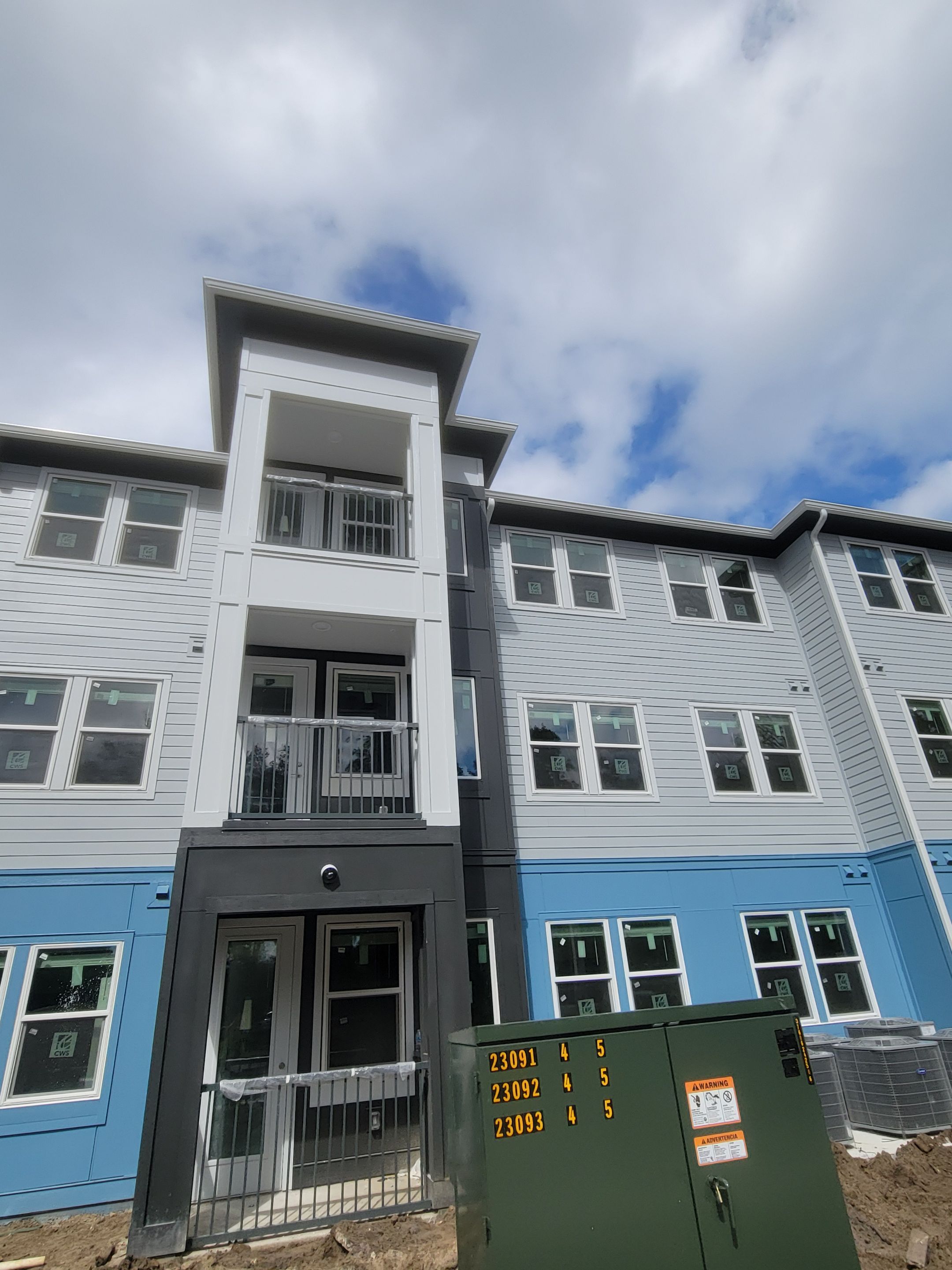 7-Inch Seamless Gutters for Large Roofs in Daytona Beach FL by Gutter Professors