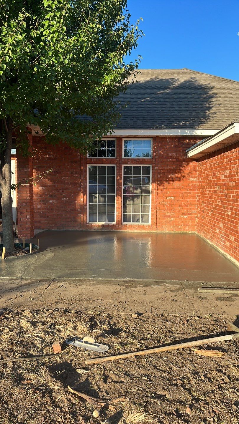 1000' Drive and Patio using Concrete by Clays Services Inc