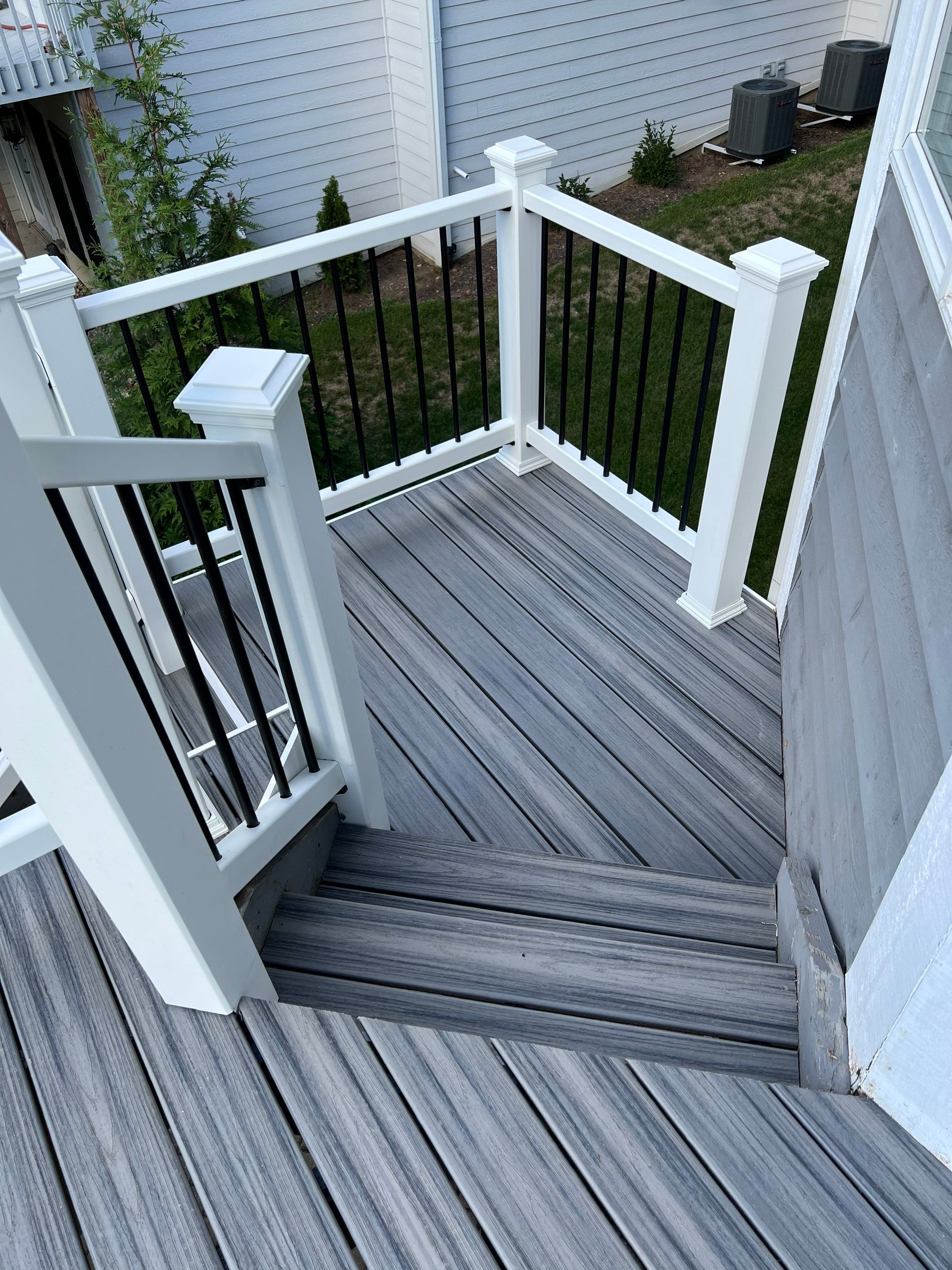 Deck by INQUSE GENERAL CONTRACTOR