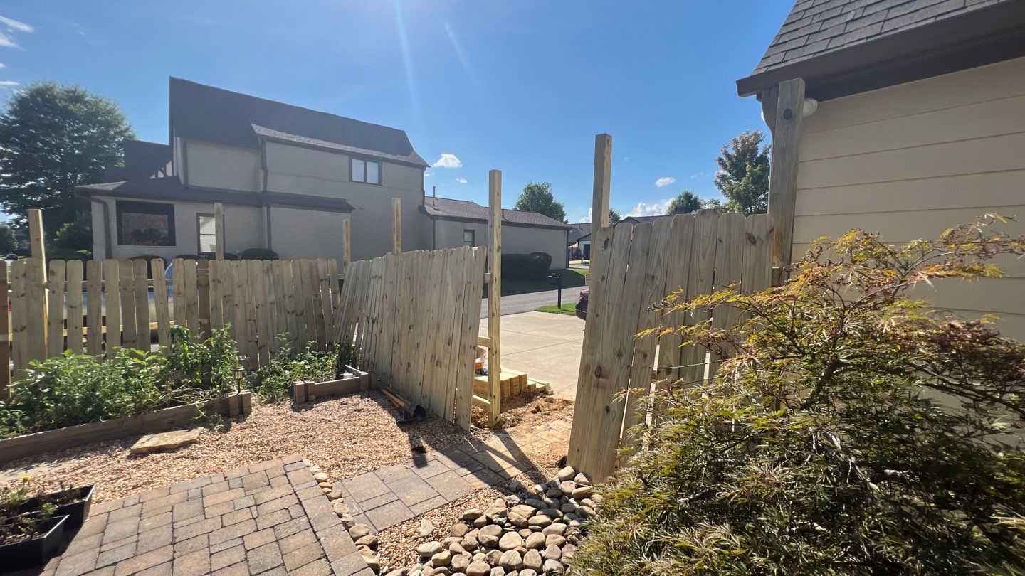 Chase Lake - Arched Shadowbox Fence by Pillar and Pine