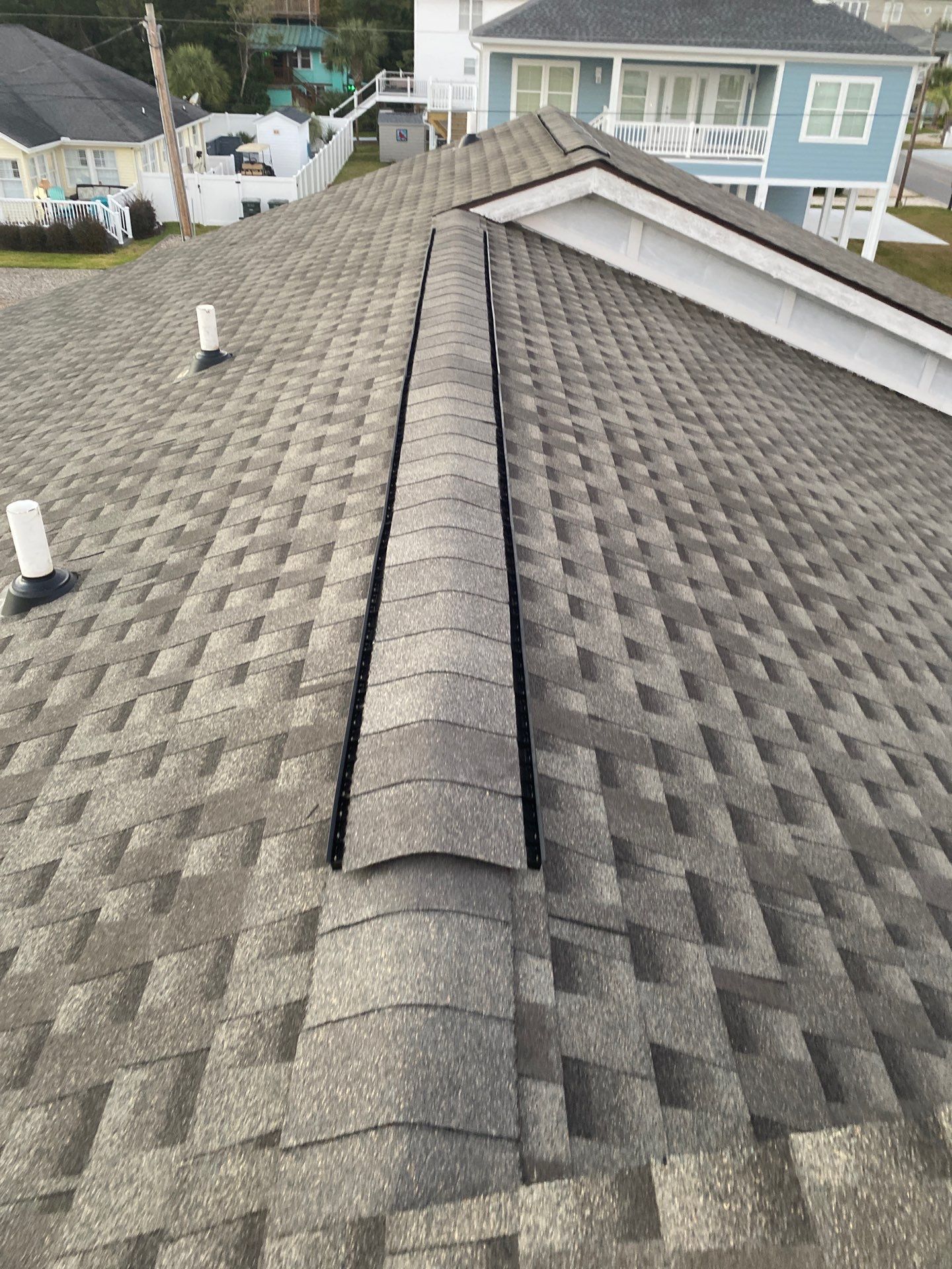 GAF HDZ - Weathered Wood by Linta Roofing Inc