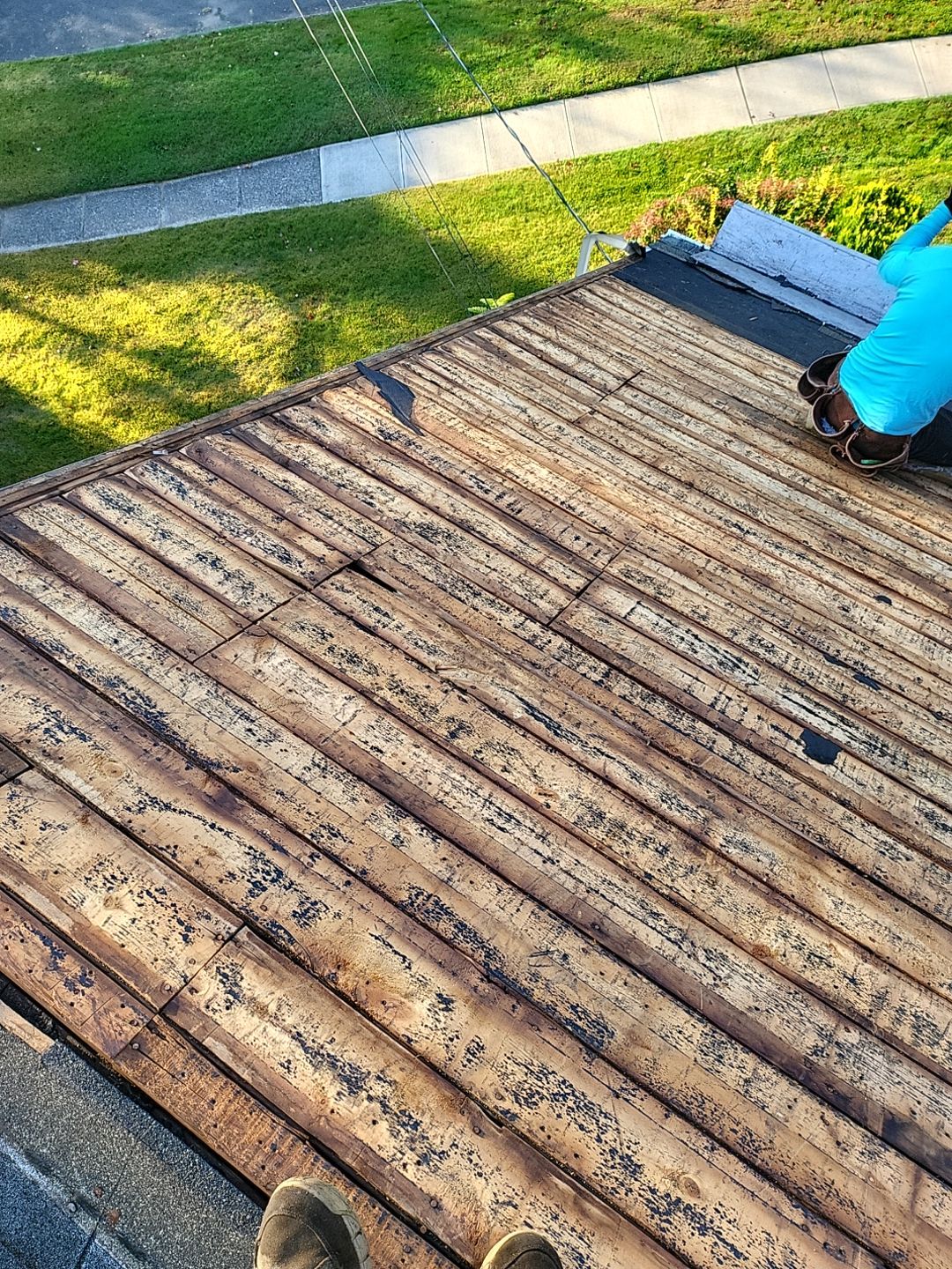 Residential Roofing Installation using Owens Corning TruDefinition Slatestone Gray by A Plus Exterior