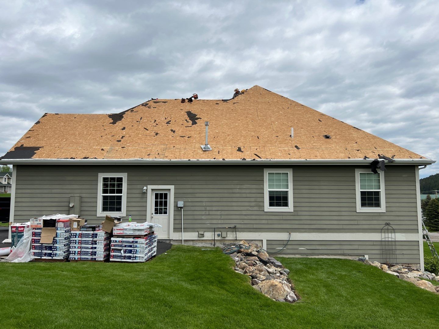 GAF Timberline HDZ - Weathered Wood by Montana Roofing Solutions