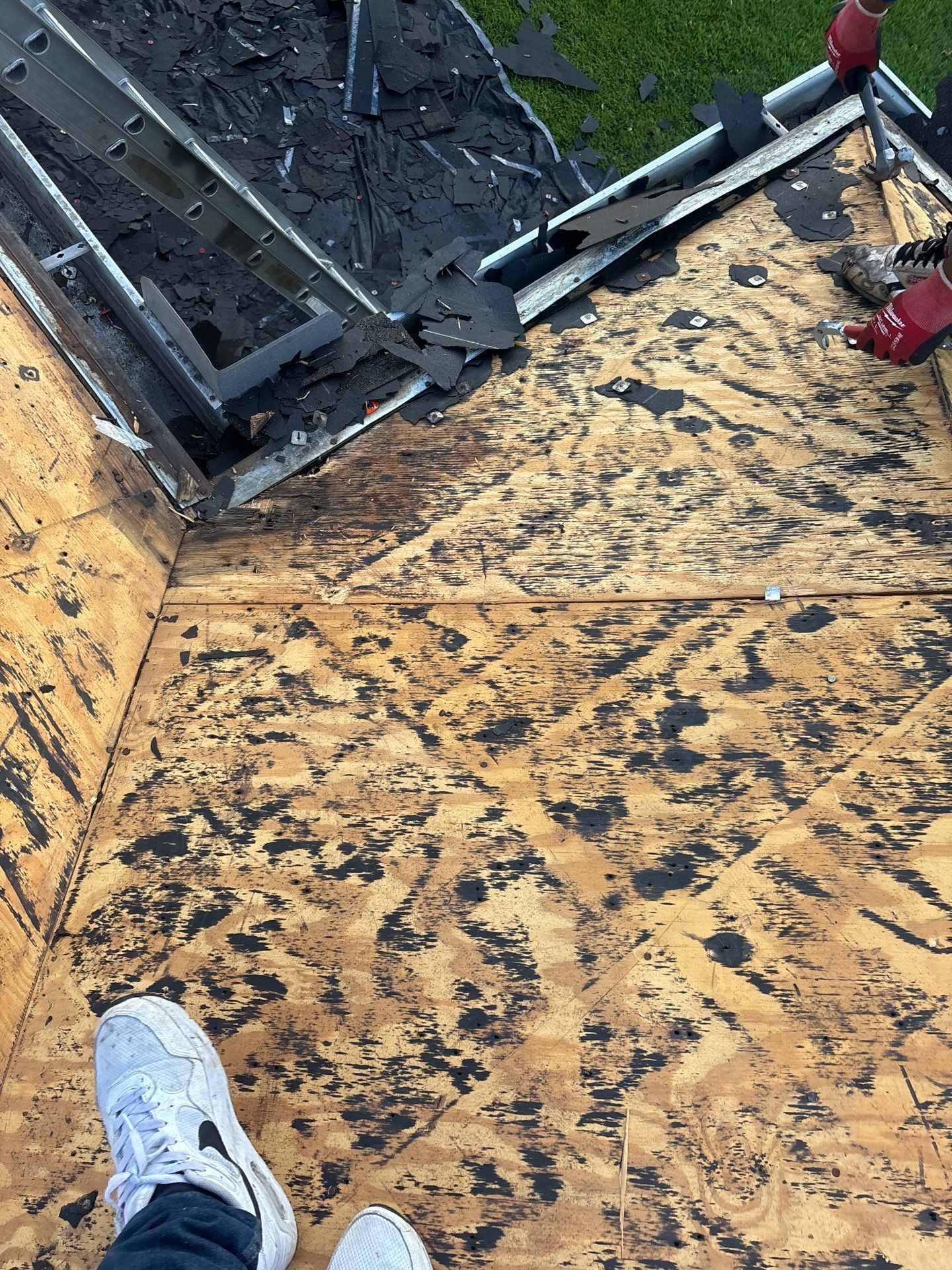 Residential Roofing Installation using Owen's Corning Duration (Lifetime) Shingles by Roof Repair Company
