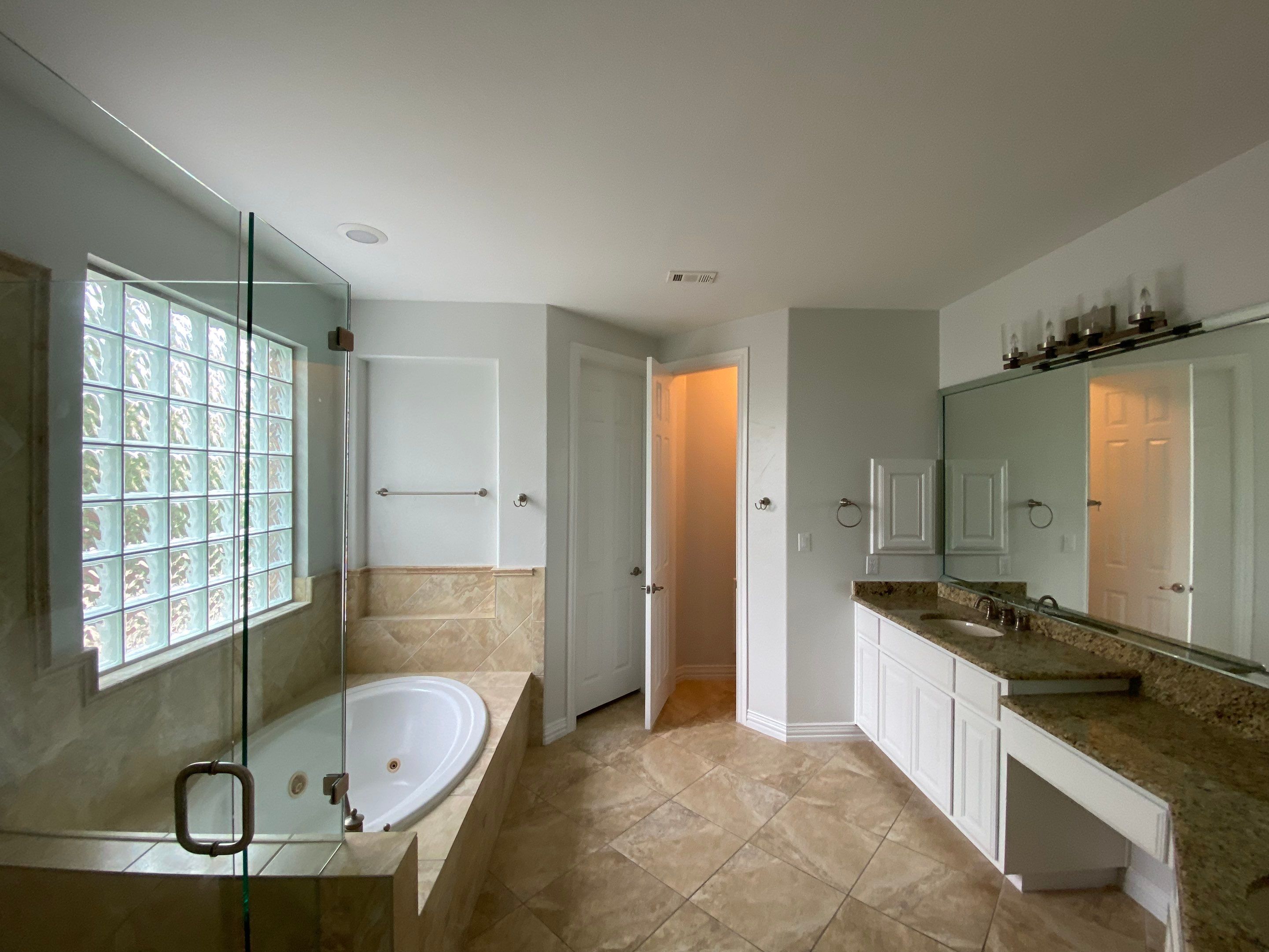 Interior repaint in University of Texas Golf Club by AJ’s Painting