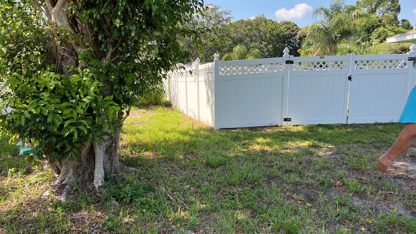 Sarasota, FL 6ft. Tall White Vinyl Privacy Fence  by Asap fence and gates, LLC