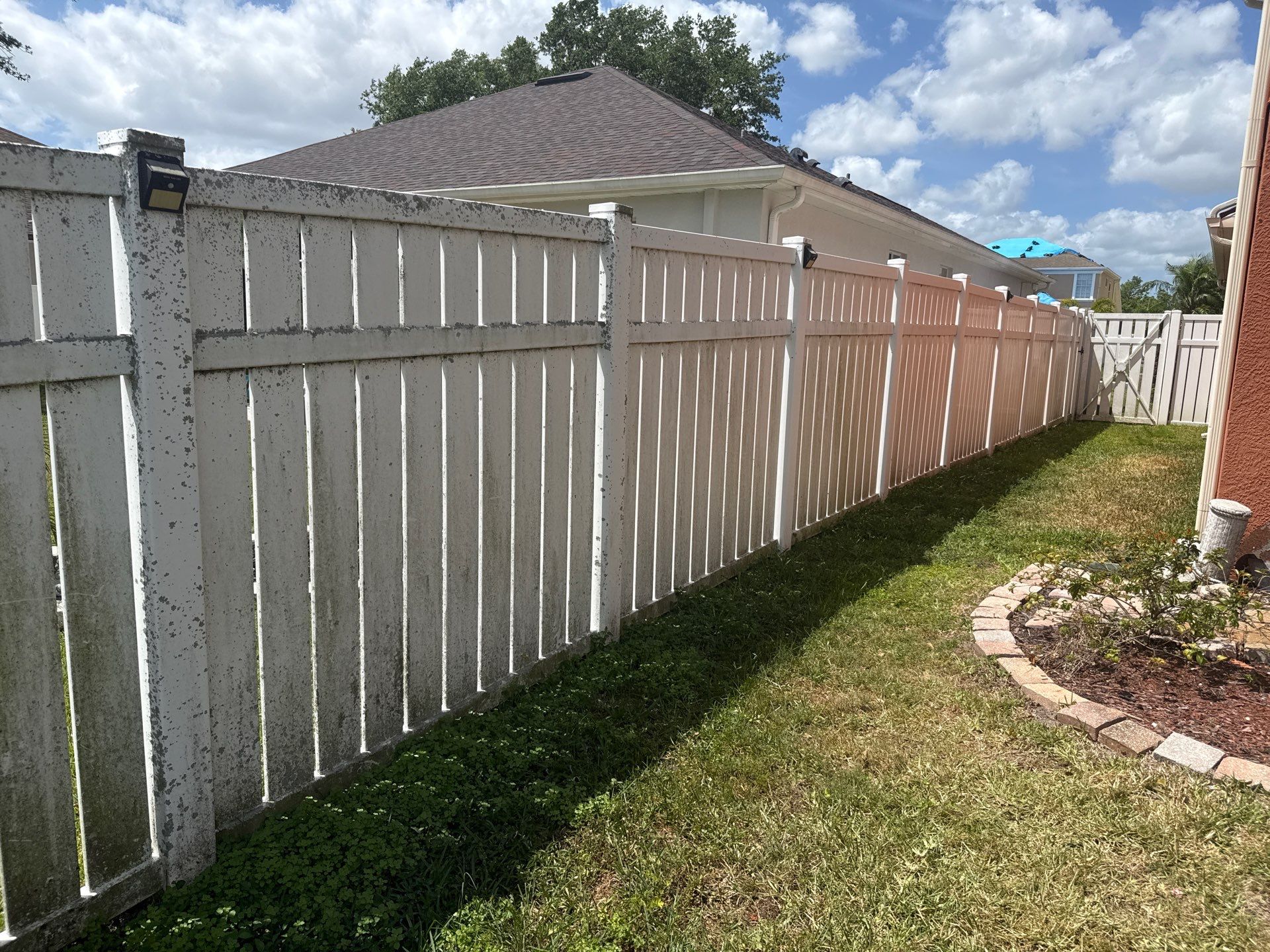 Vinyl Fence & Paver Patio Cleaning β Creekside Oaks, Parrish, FL by Sunshine AquaWash