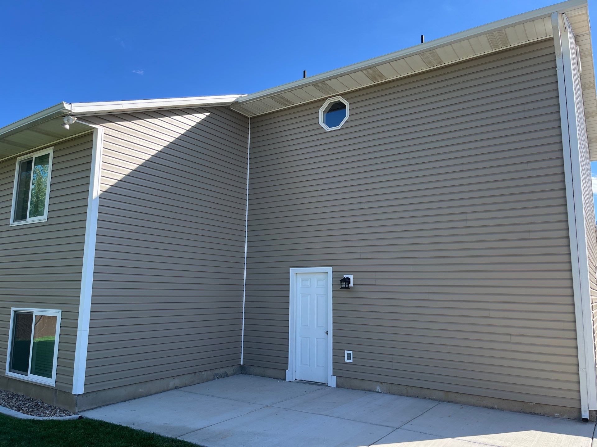 Orem | Complete Vinyl Siding Upgrade & Gutters | Pebblestone Clay by Ideal Siding Utah